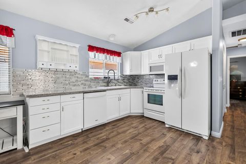 Tiny photo for 1360 E Telegraph ST #5, Washington, UT 84780 (MLS # 26-274066)