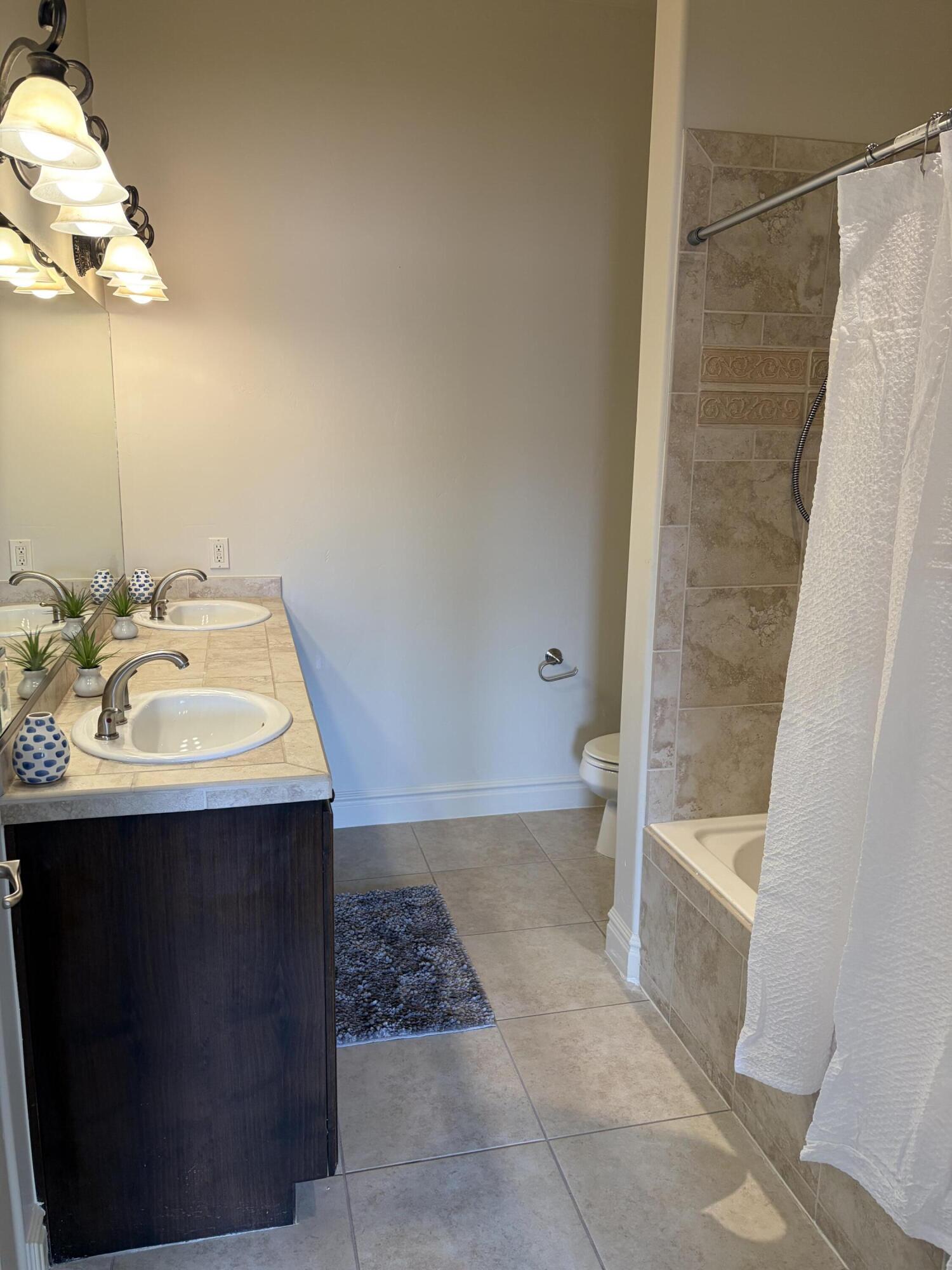 BELLA TERRAZZA AT SUNBROOK - Residential