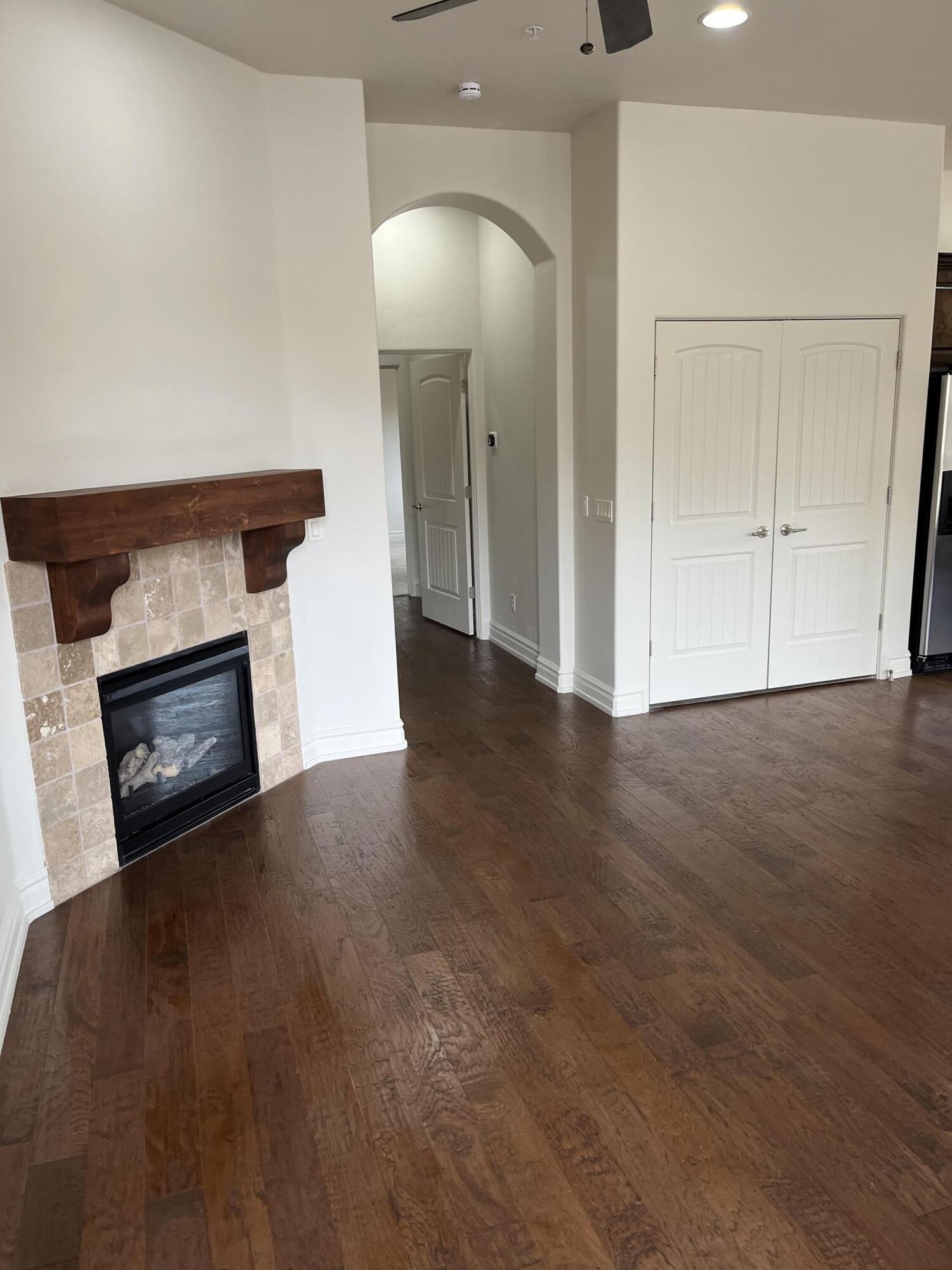 BELLA TERRAZZA AT SUNBROOK - Residential