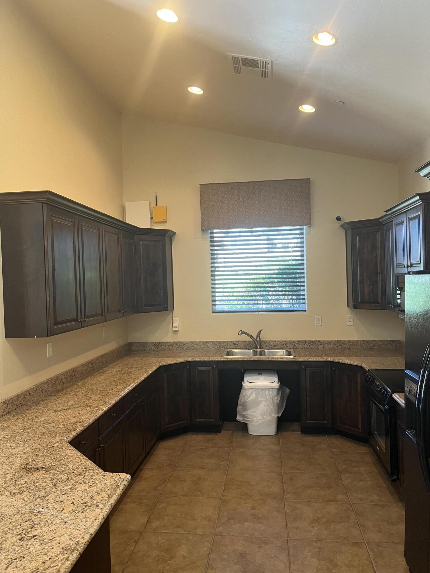 BELLA TERRAZZA AT SUNBROOK - Residential