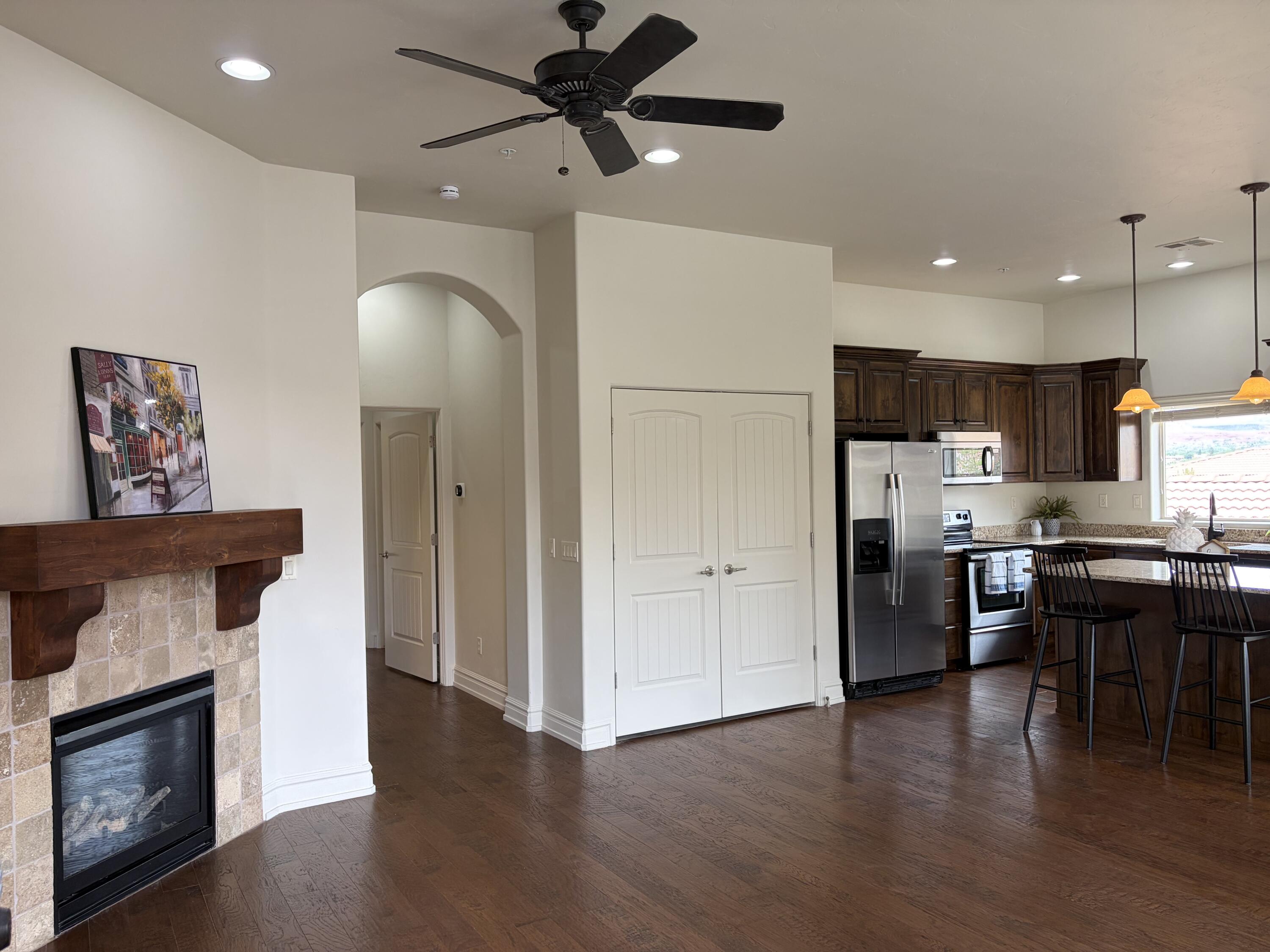 BELLA TERRAZZA AT SUNBROOK - Residential