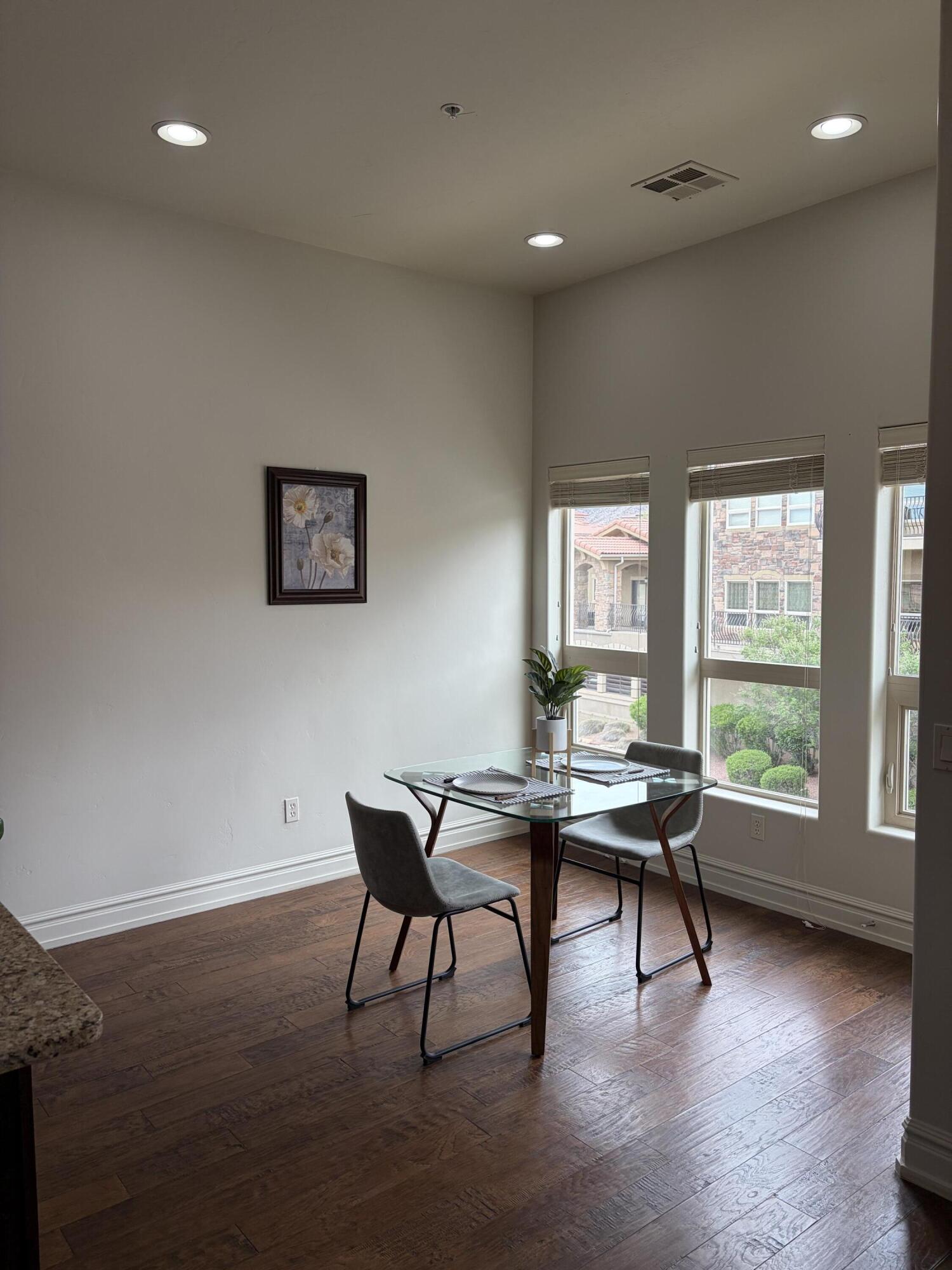 BELLA TERRAZZA AT SUNBROOK - Residential