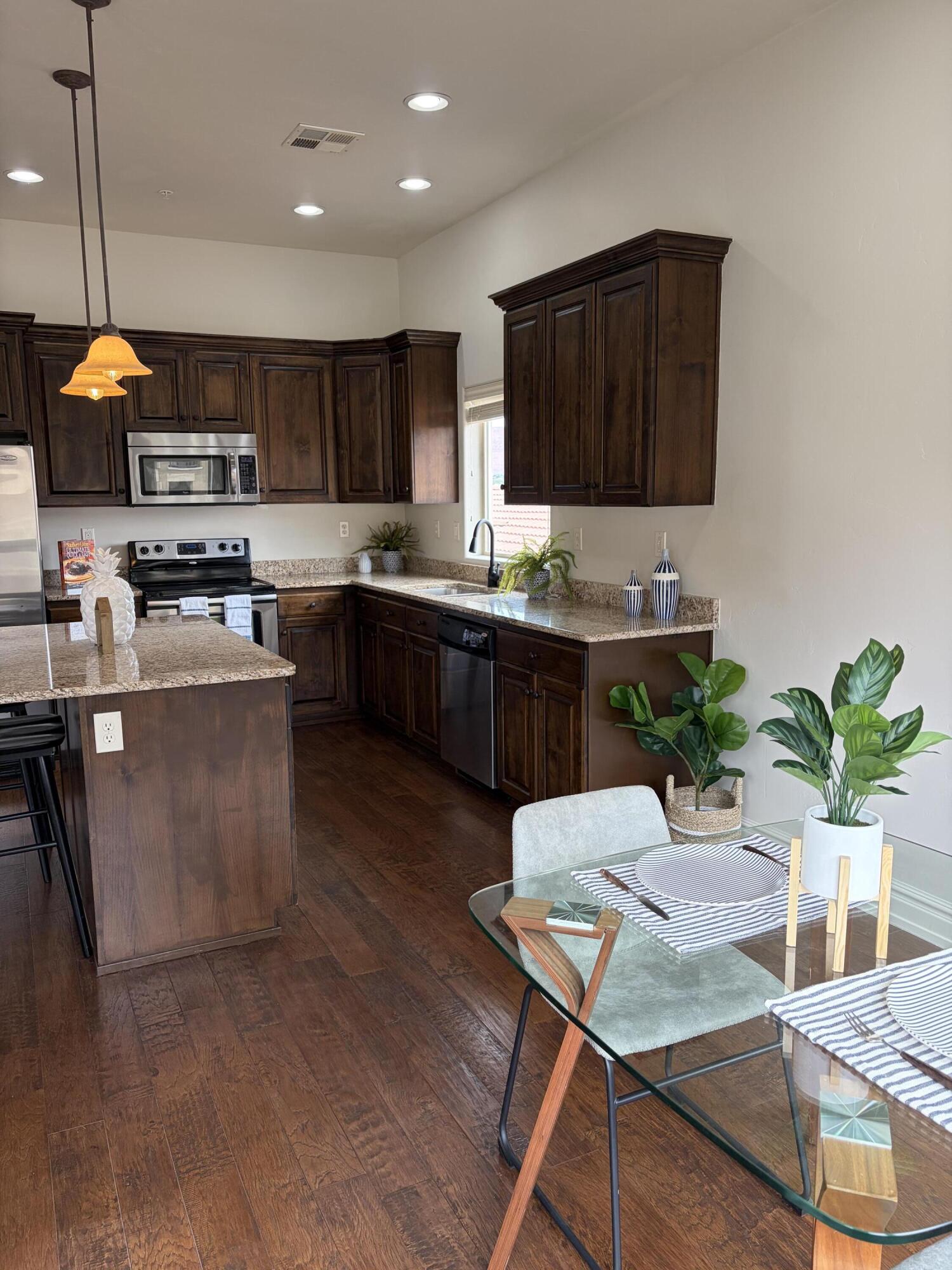 BELLA TERRAZZA AT SUNBROOK - Residential