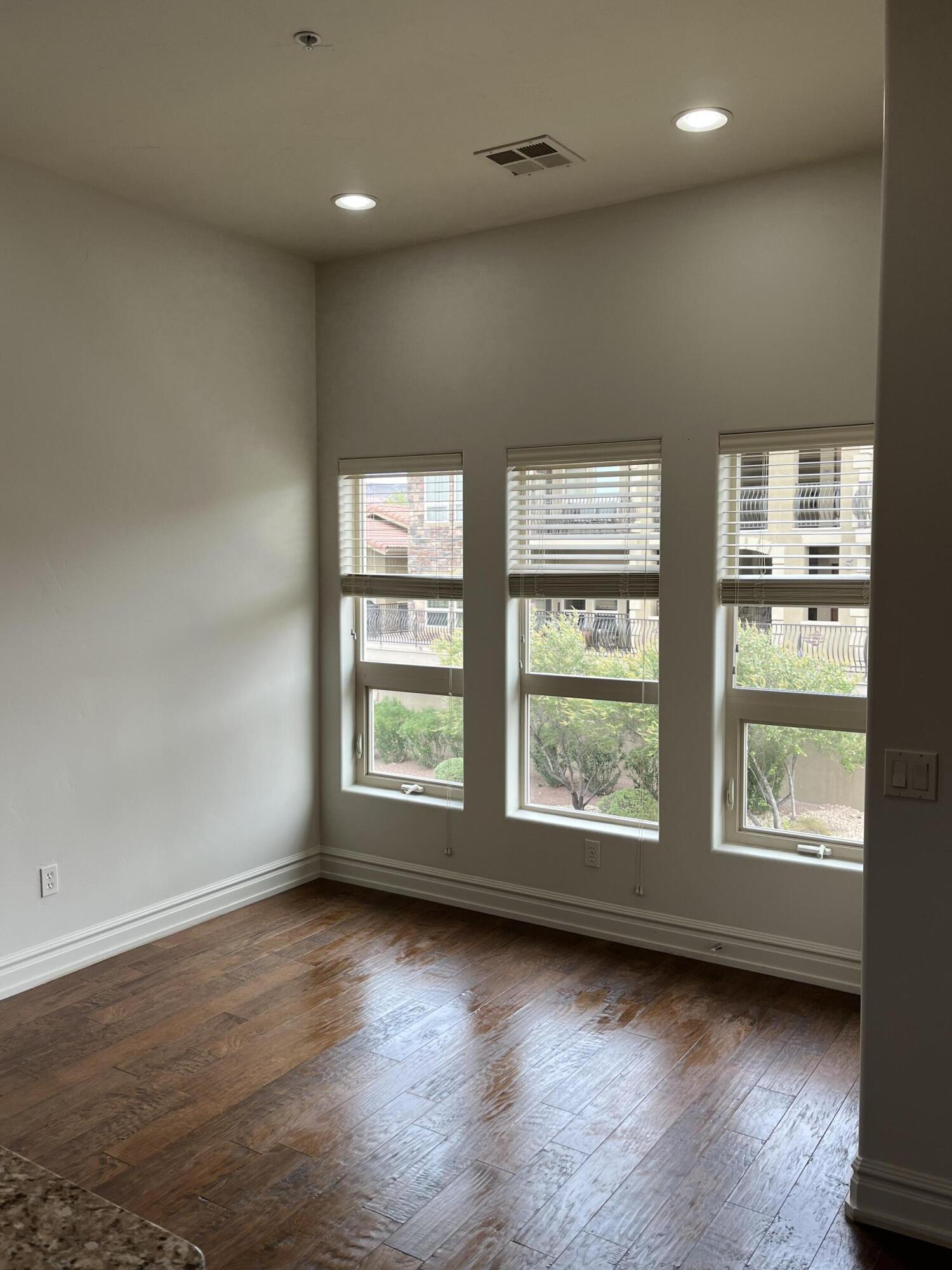 BELLA TERRAZZA AT SUNBROOK - Residential