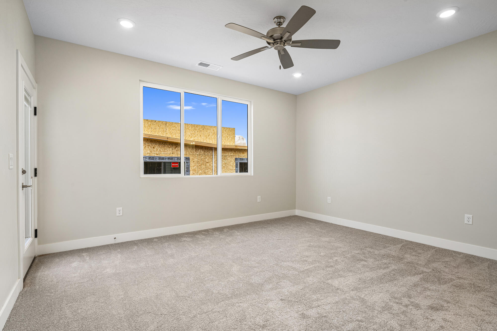 EAGLE POINTE - Residential