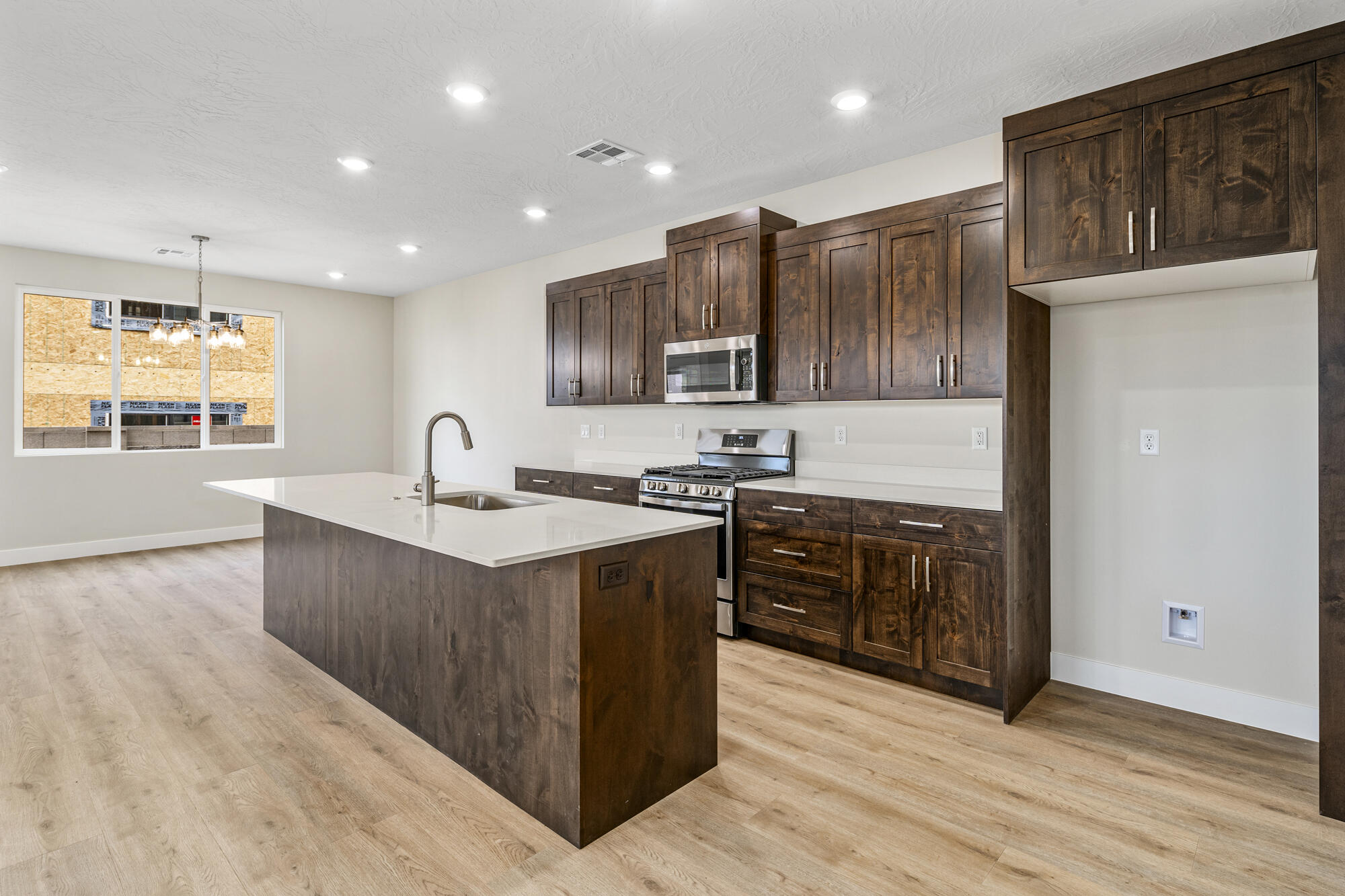 EAGLE POINTE - Residential