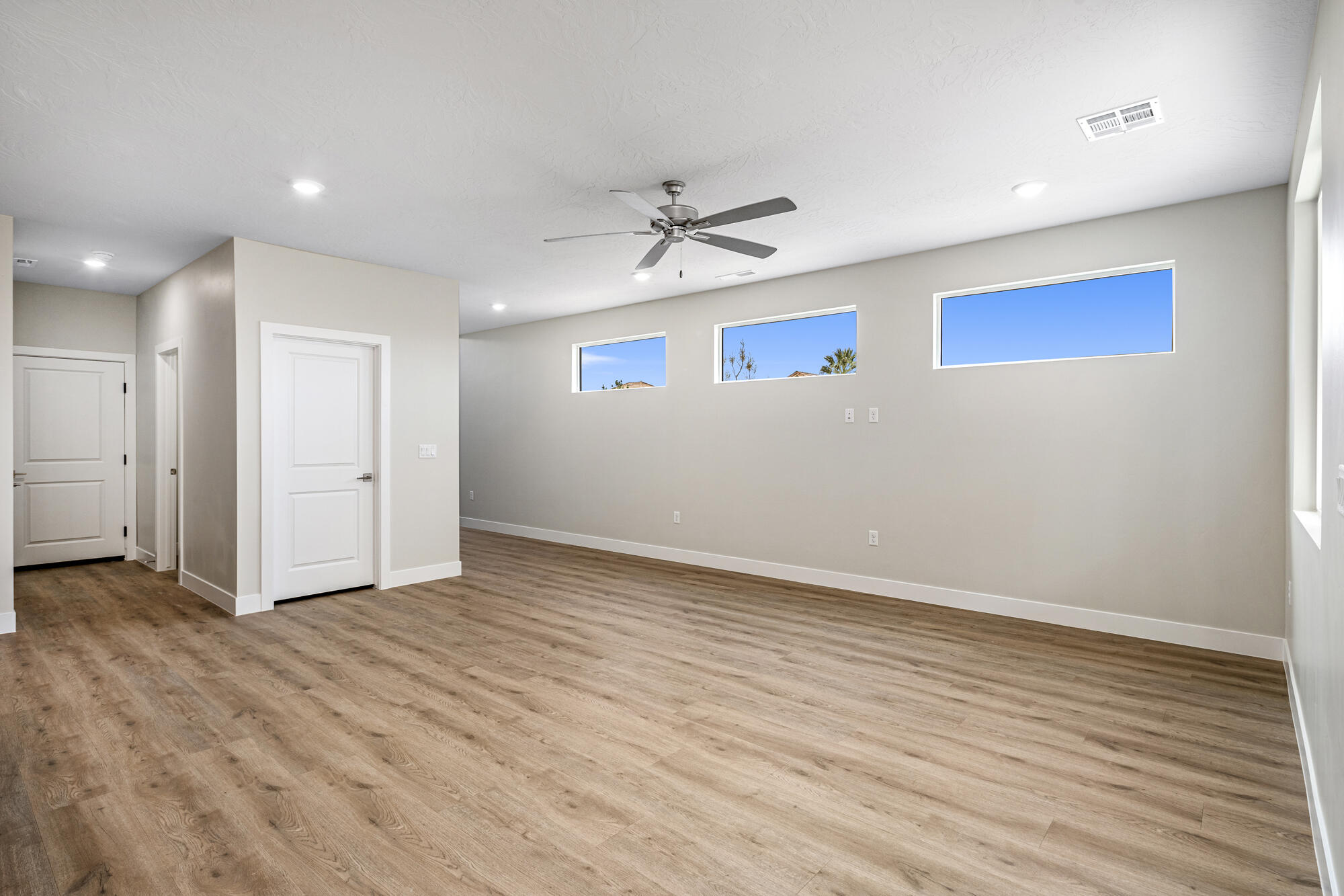 EAGLE POINTE - Residential