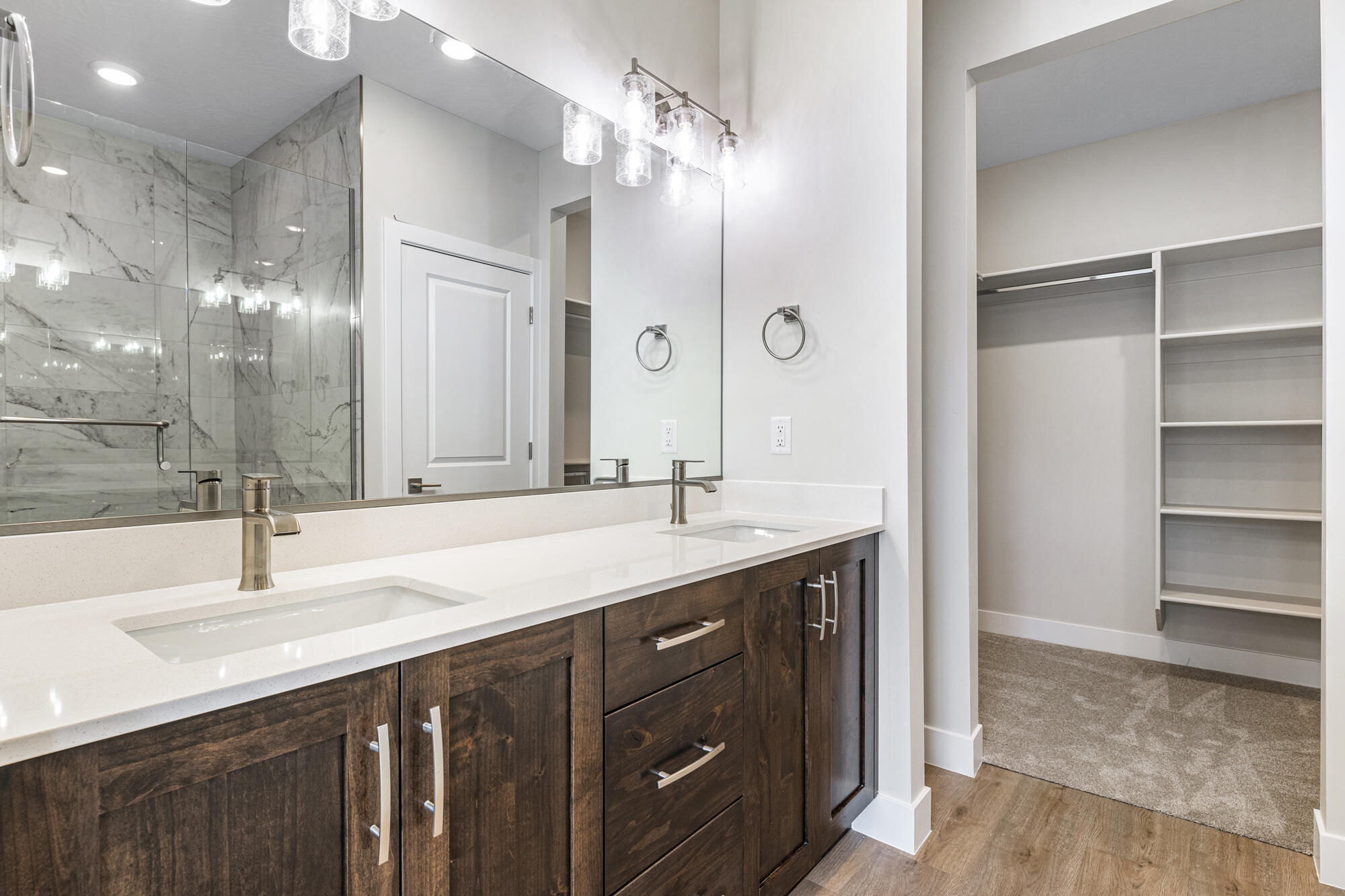 EAGLE POINTE - Residential