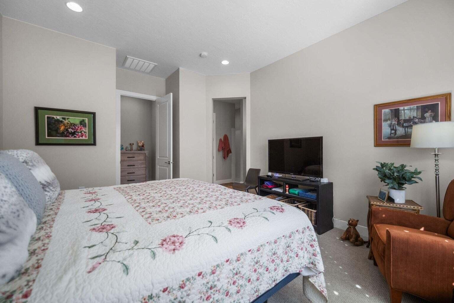 VILLAS AT SUN RIVER - Residential