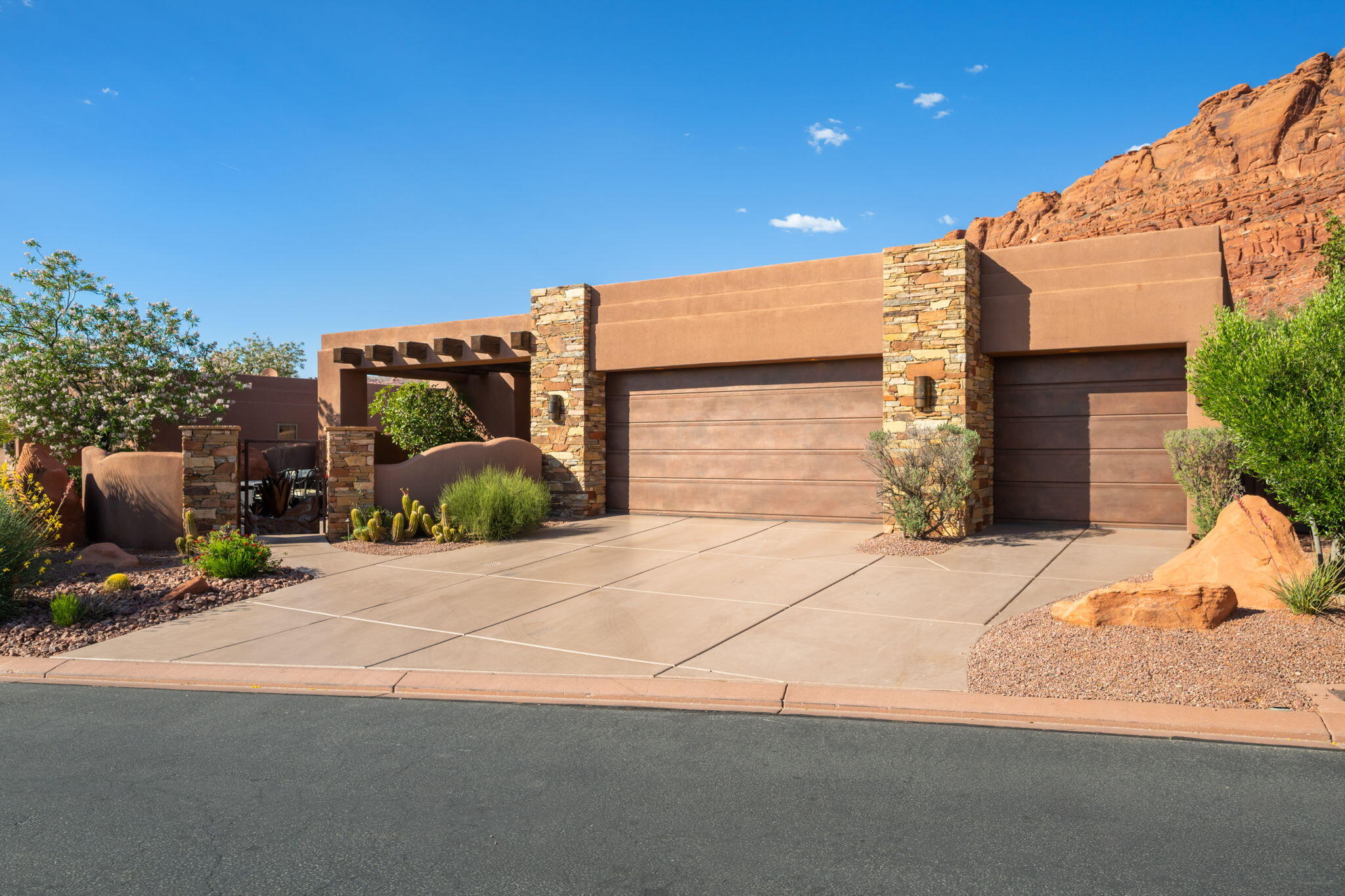 KACHINA SPRINGS EAST AT ENTRADA - Residential