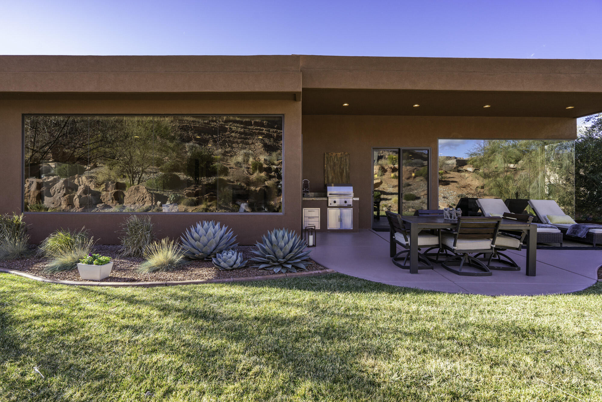 KACHINA SPRINGS EAST AT ENTRADA - Residential