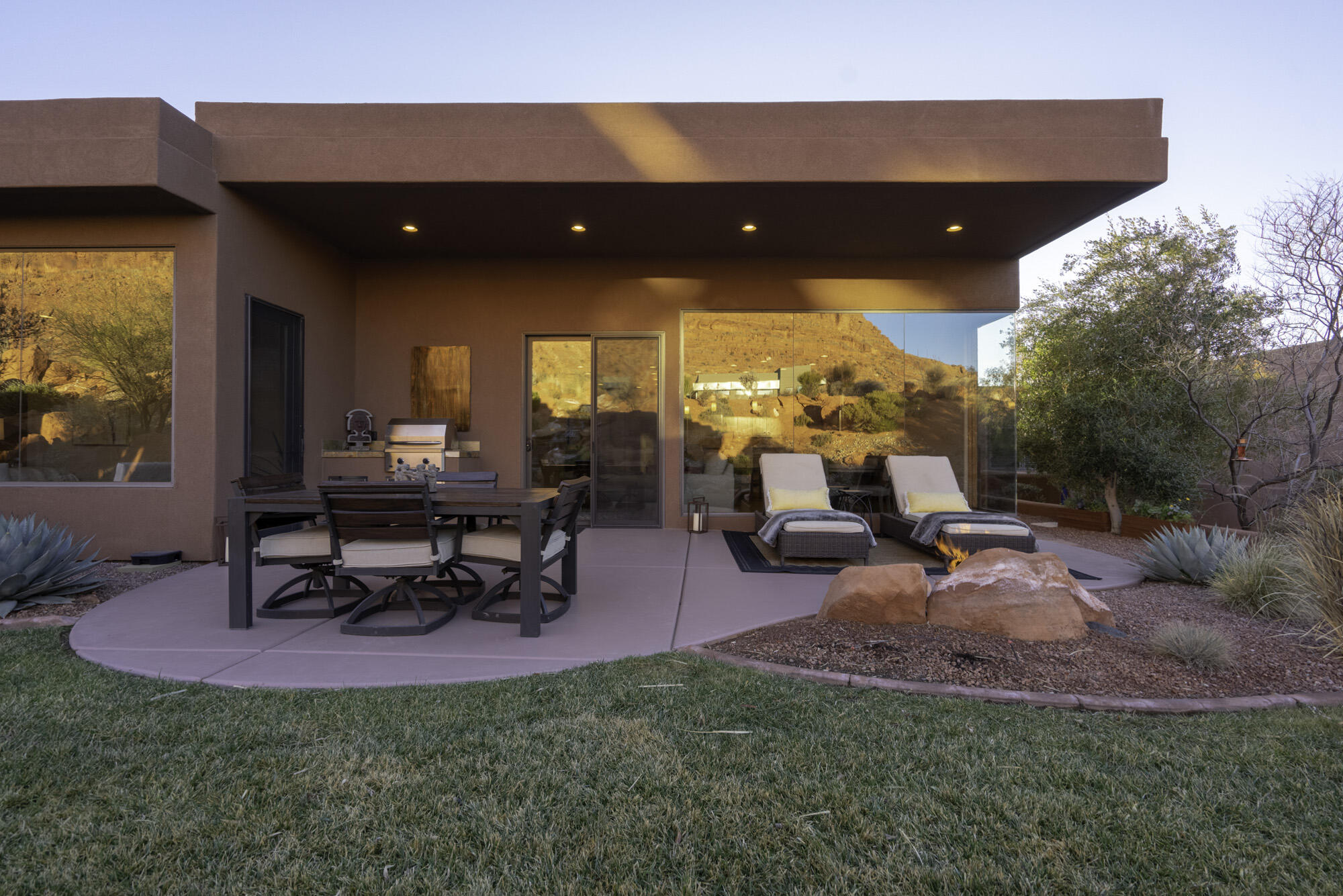 KACHINA SPRINGS EAST AT ENTRADA - Residential