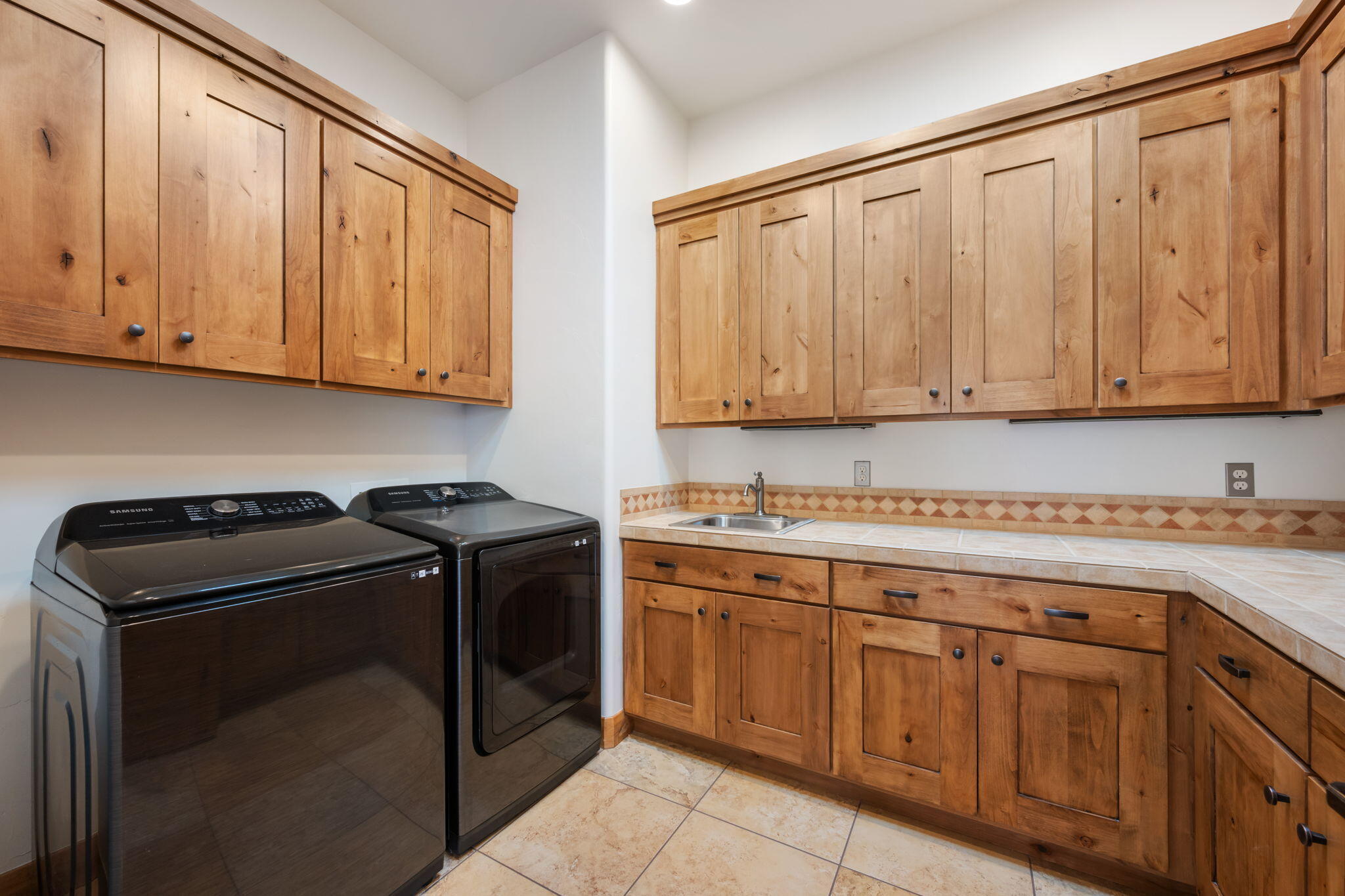 KACHINA SPRINGS EAST AT ENTRADA - Residential
