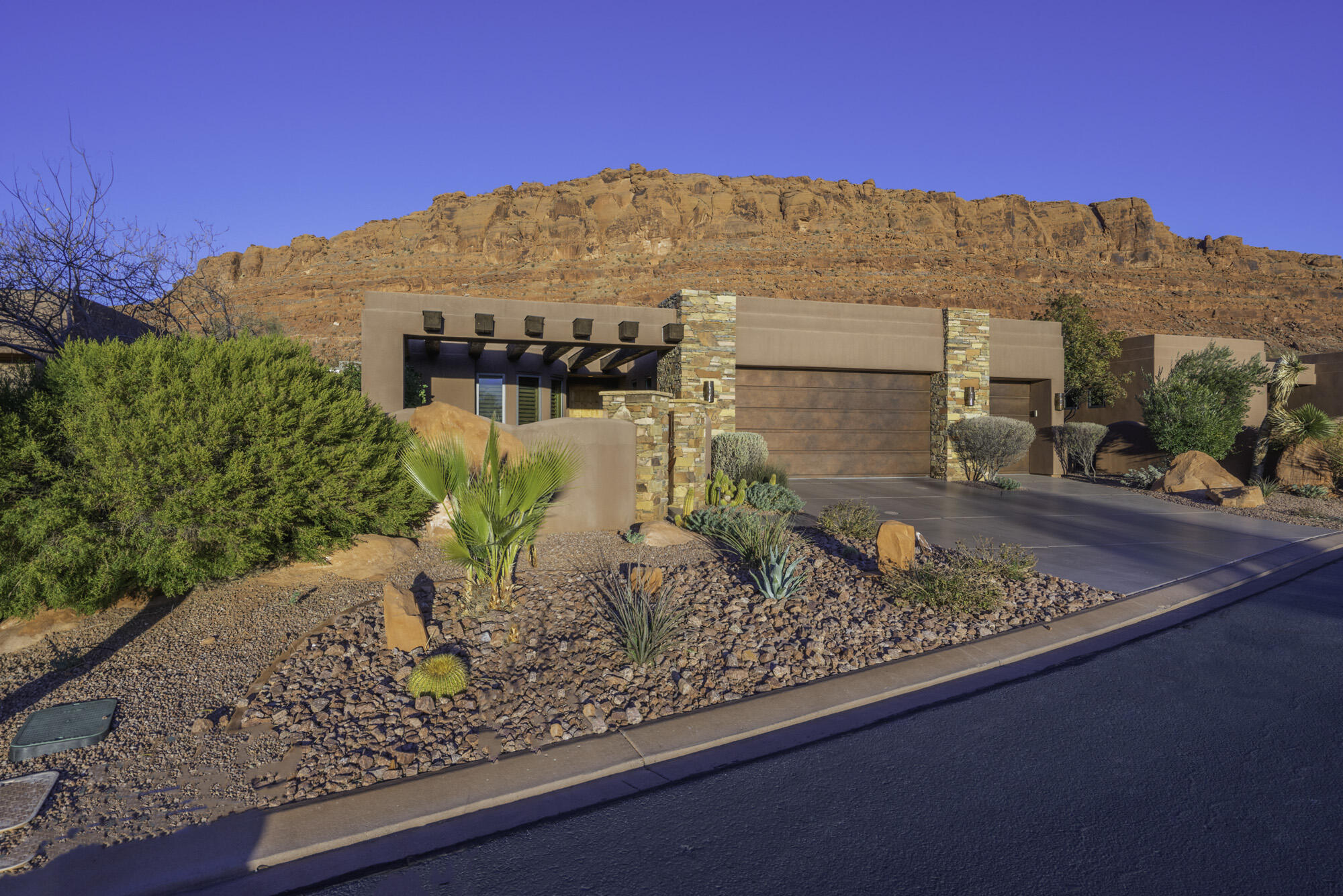 KACHINA SPRINGS EAST AT ENTRADA - Residential