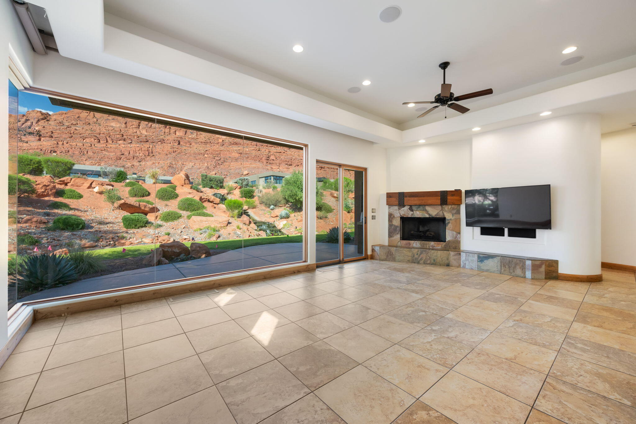 KACHINA SPRINGS EAST AT ENTRADA - Residential