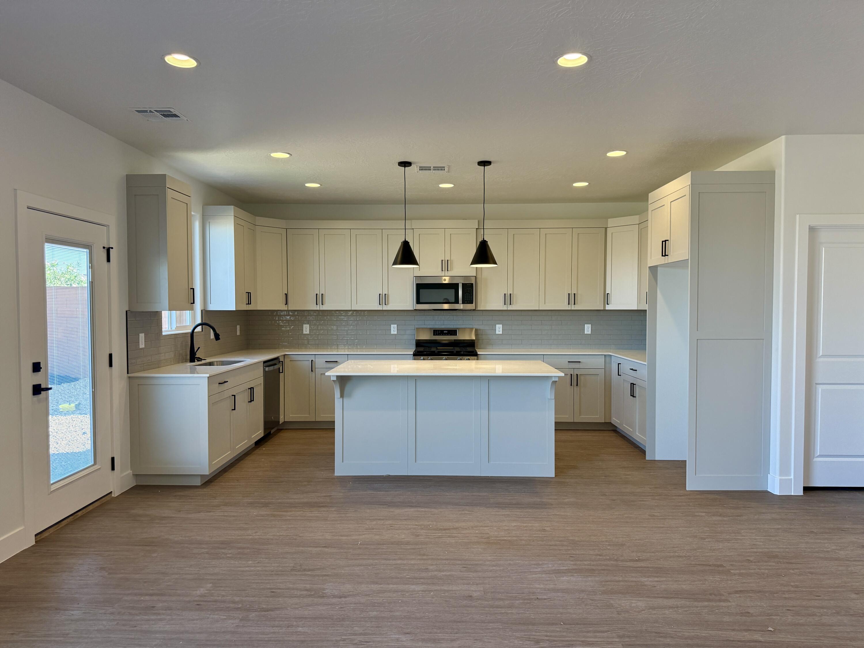 DESERT RESERVE - Residential