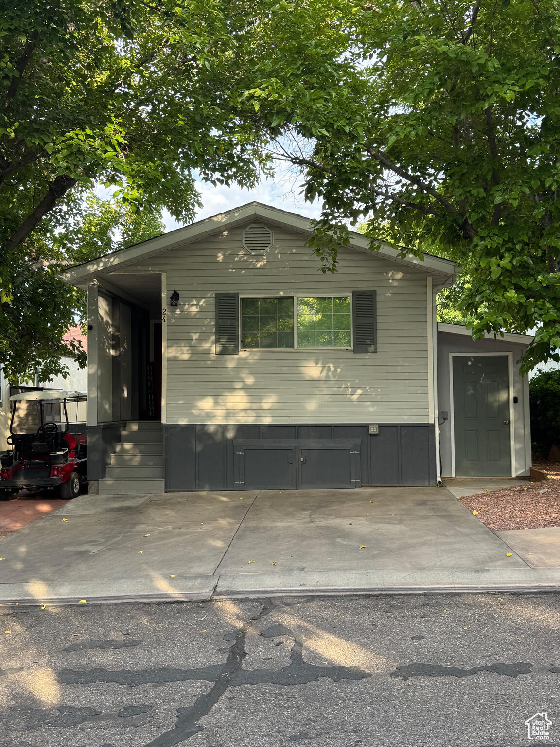 HARRISBURG LAKESIDE ESTATES - Residential