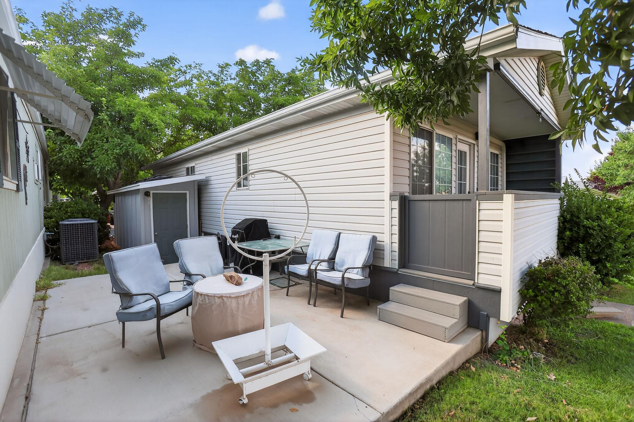 HARRISBURG LAKESIDE ESTATES - Residential