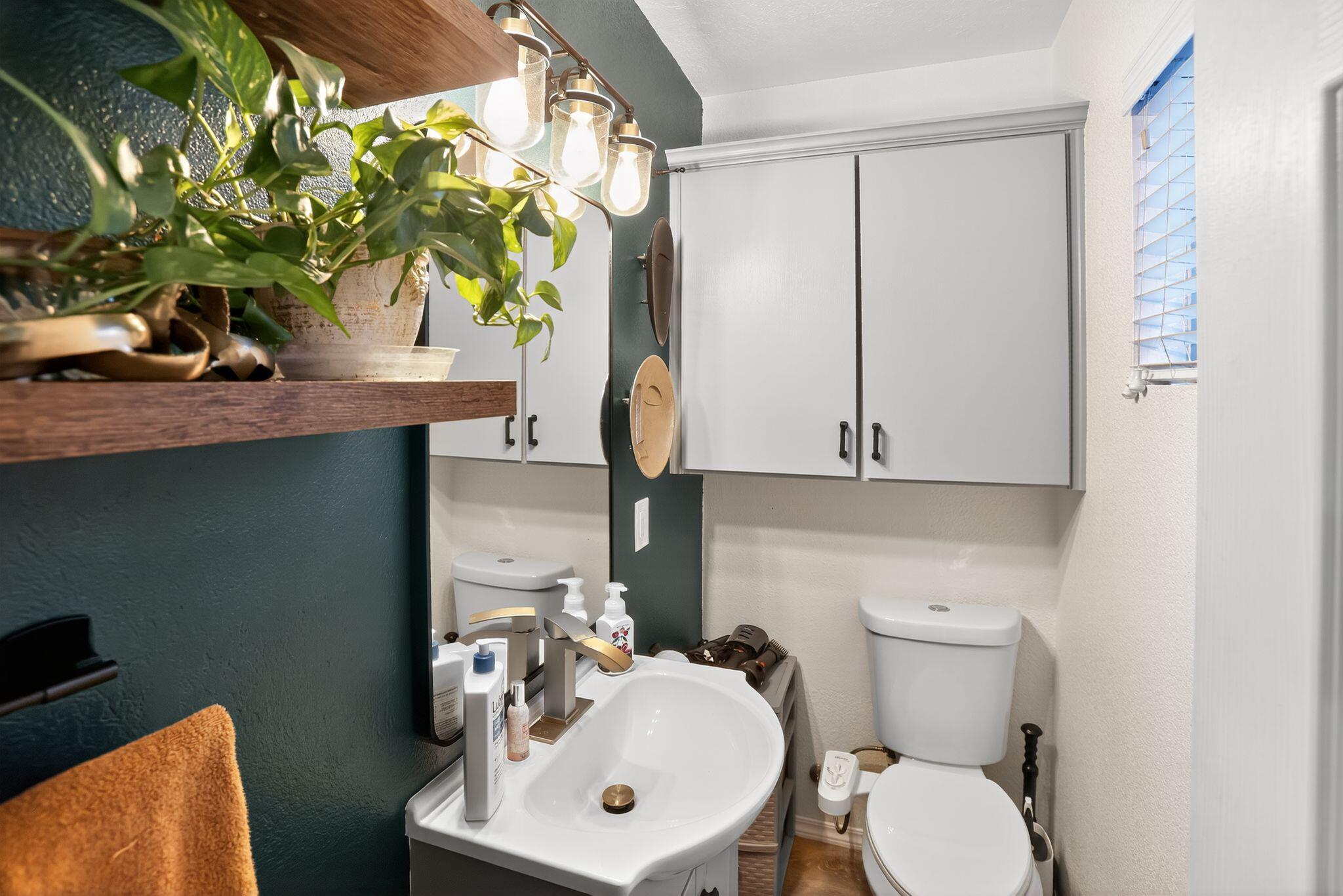 HARRISBURG LAKESIDE ESTATES - Residential