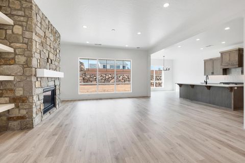 Tiny photo for 1284 E Andromeda ST, Washington, UT 84780 (MLS # 26-271282)