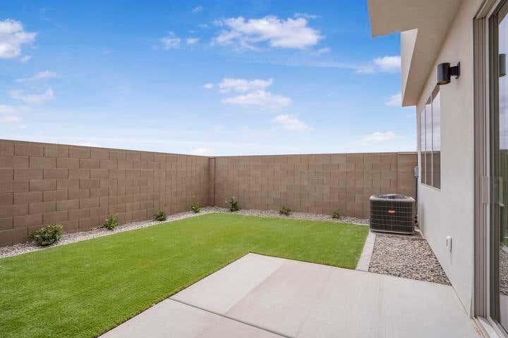 Photo of 959 N Manen ST, Washington, UT 84780 (MLS # 26-275113)