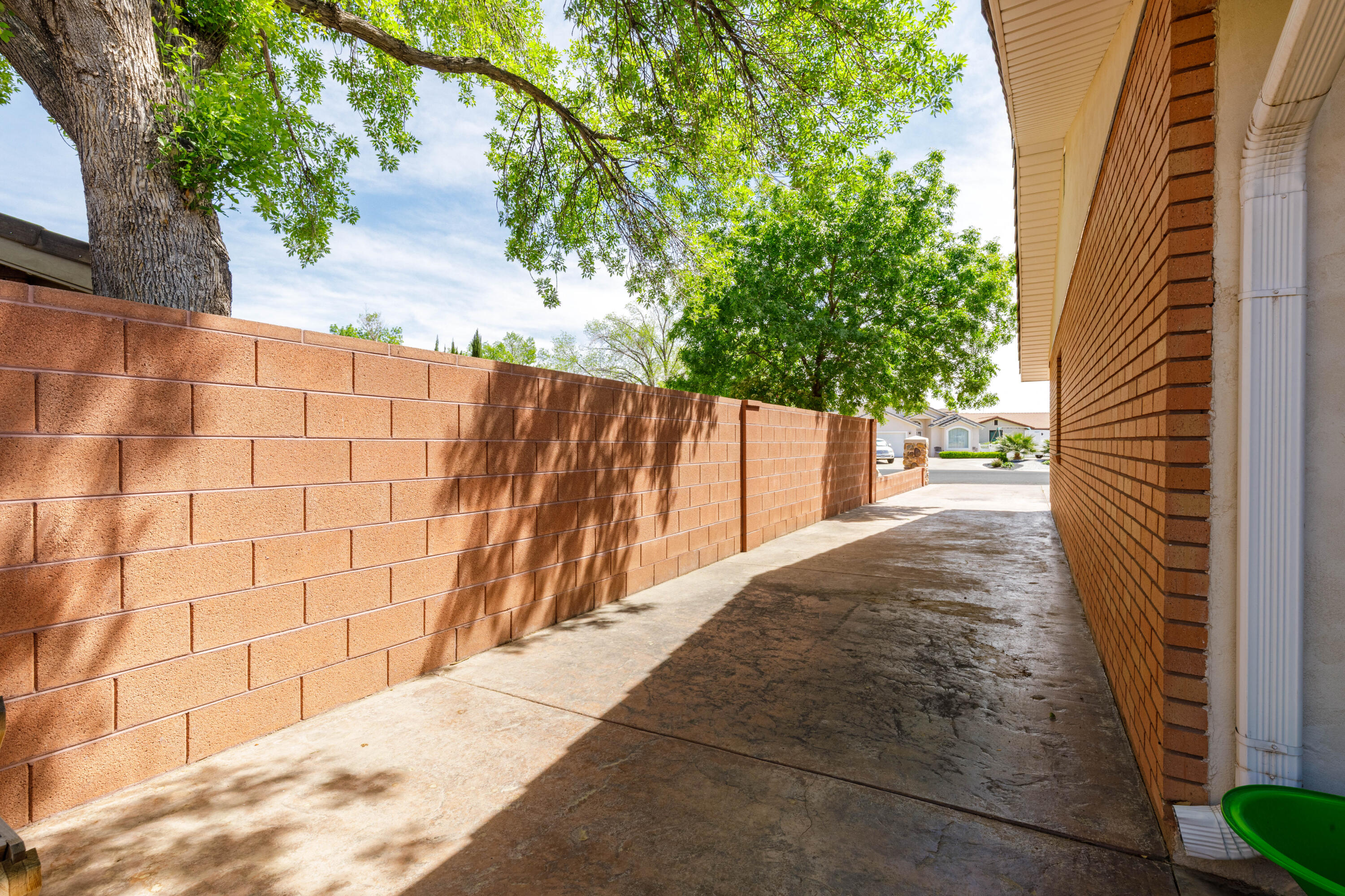 BLOOMINGTON HILLS - Residential