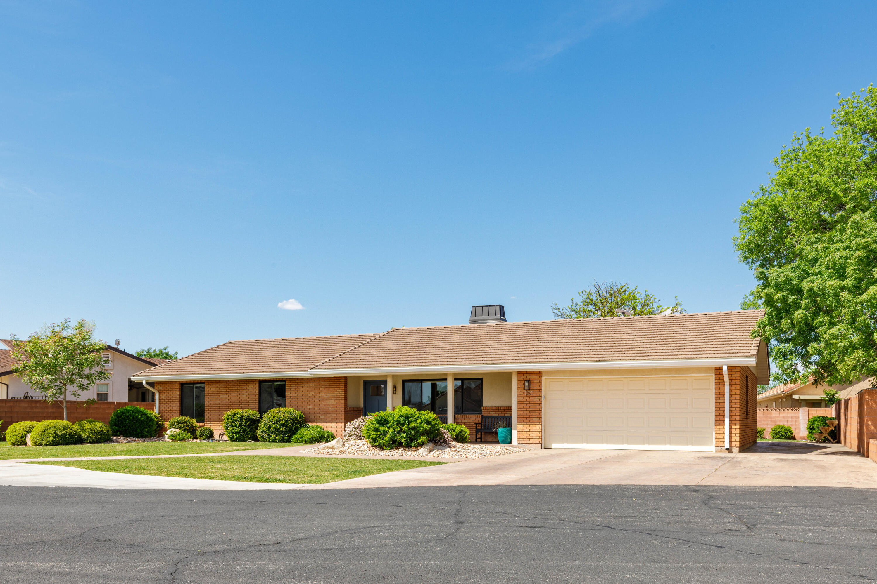 BLOOMINGTON HILLS - Residential