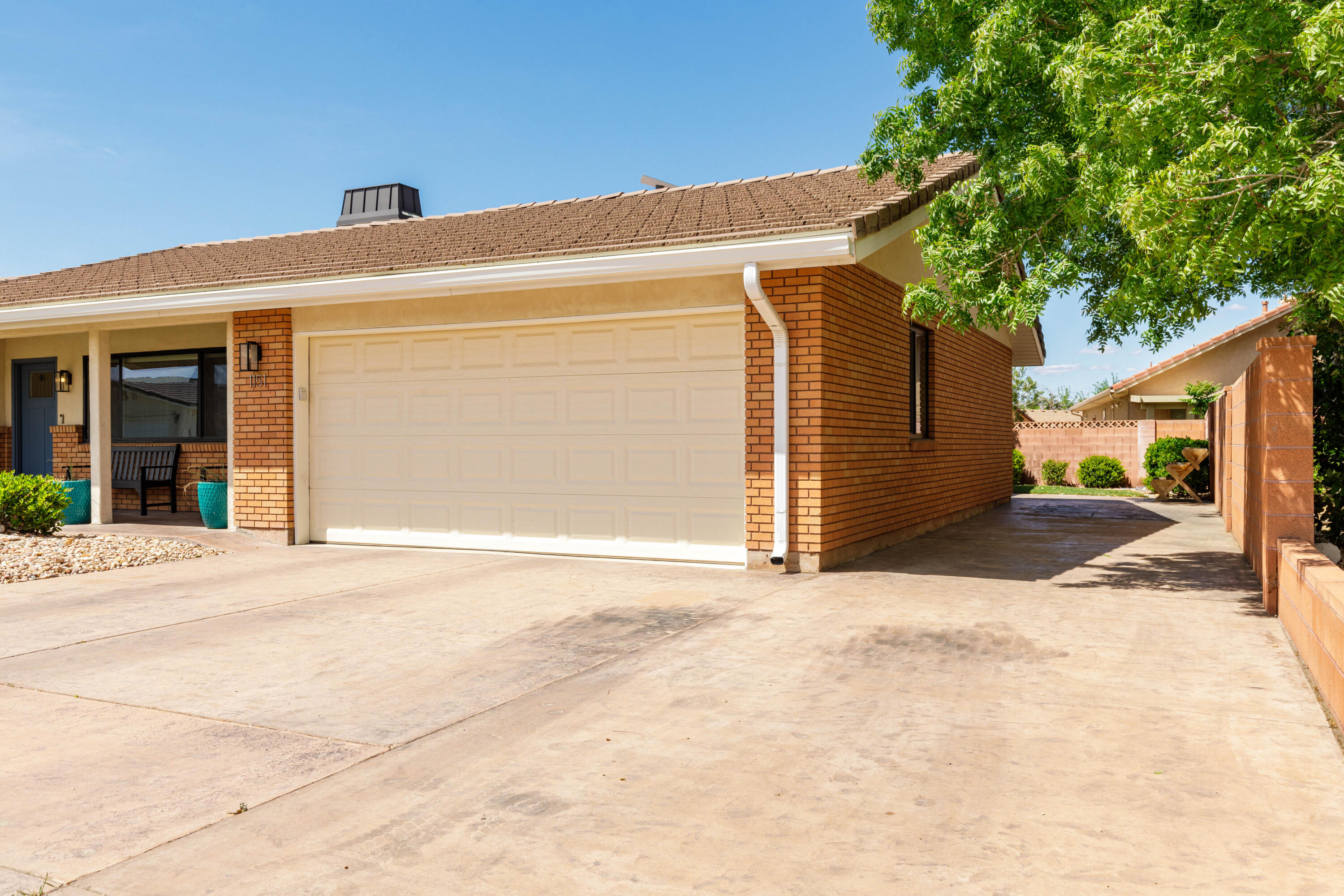 BLOOMINGTON HILLS - Residential