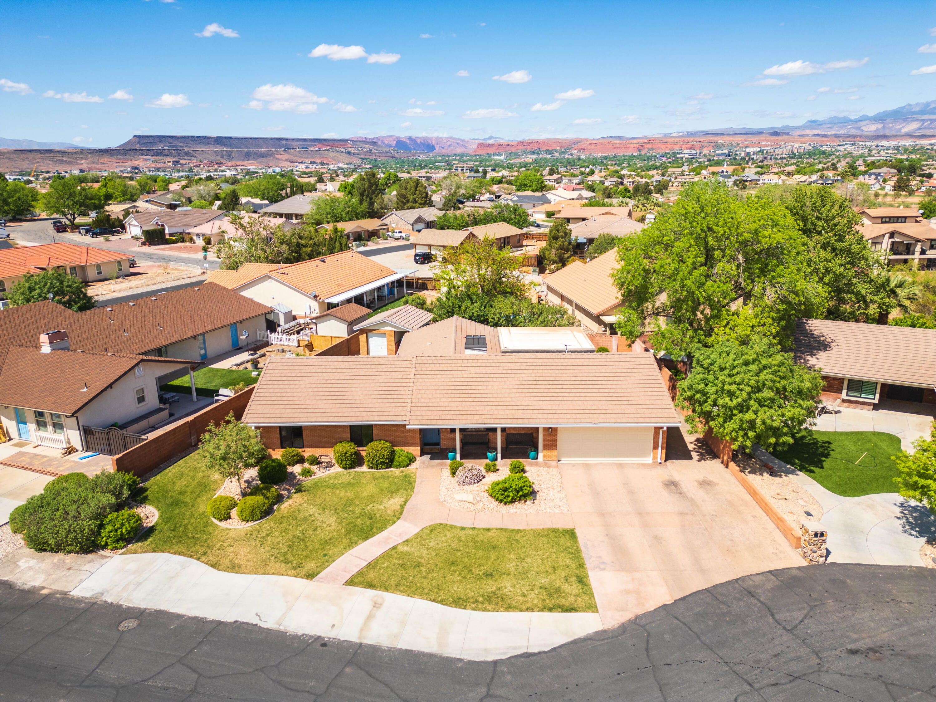 BLOOMINGTON HILLS - Residential