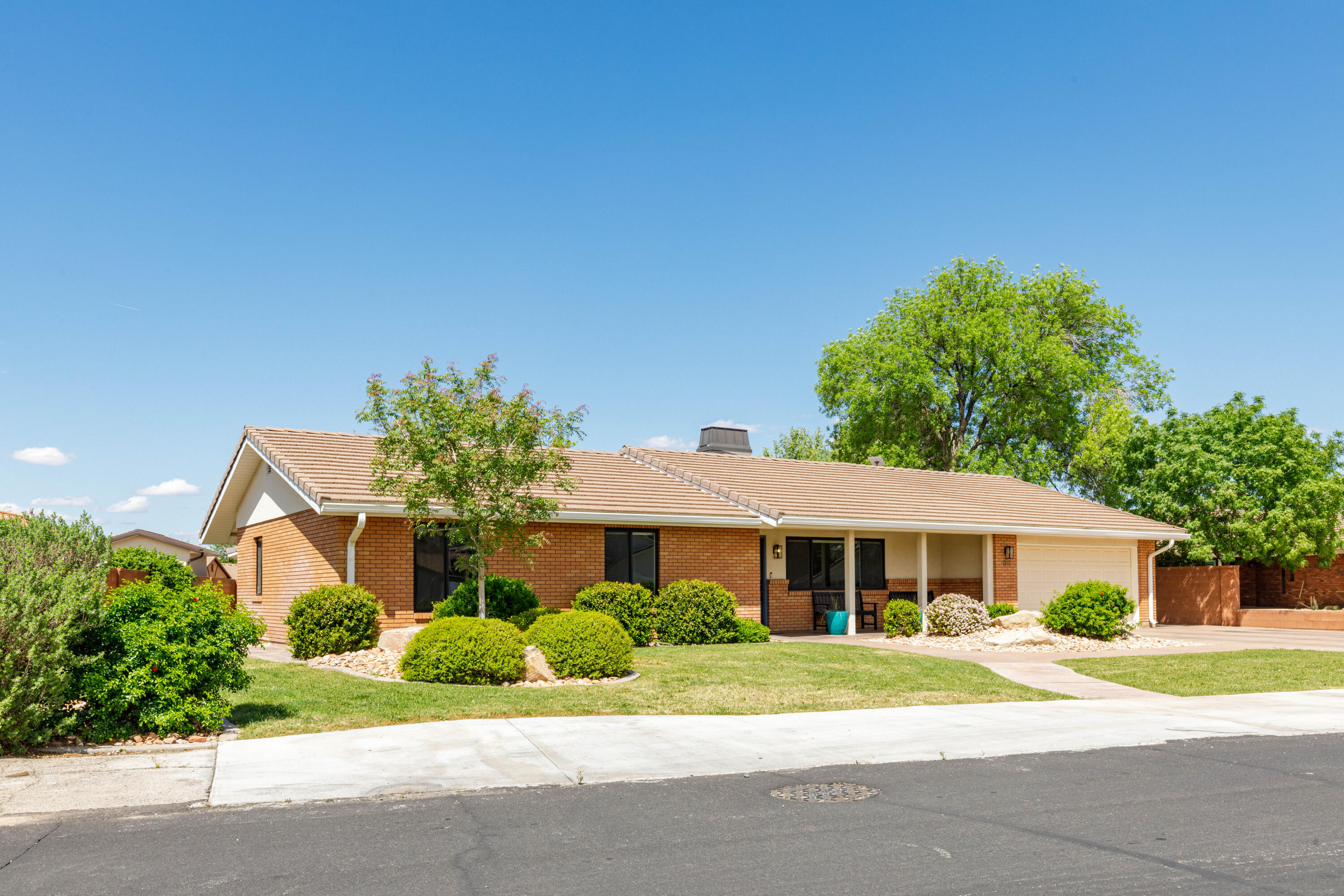 BLOOMINGTON HILLS - Residential