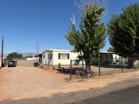 Photo of 1299 N 1100 W, Saint George, UT 84770 (MLS # 26-274694)