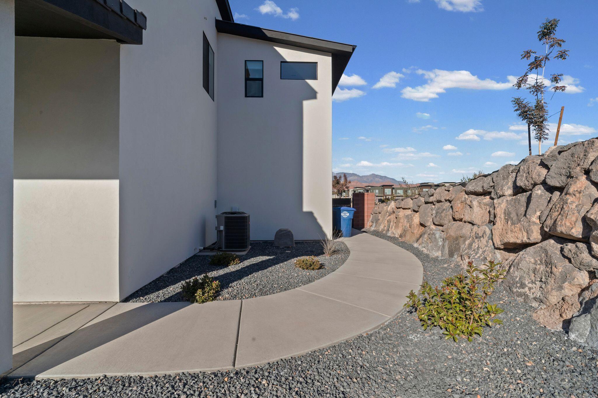 DESERT FLOWER - Residential