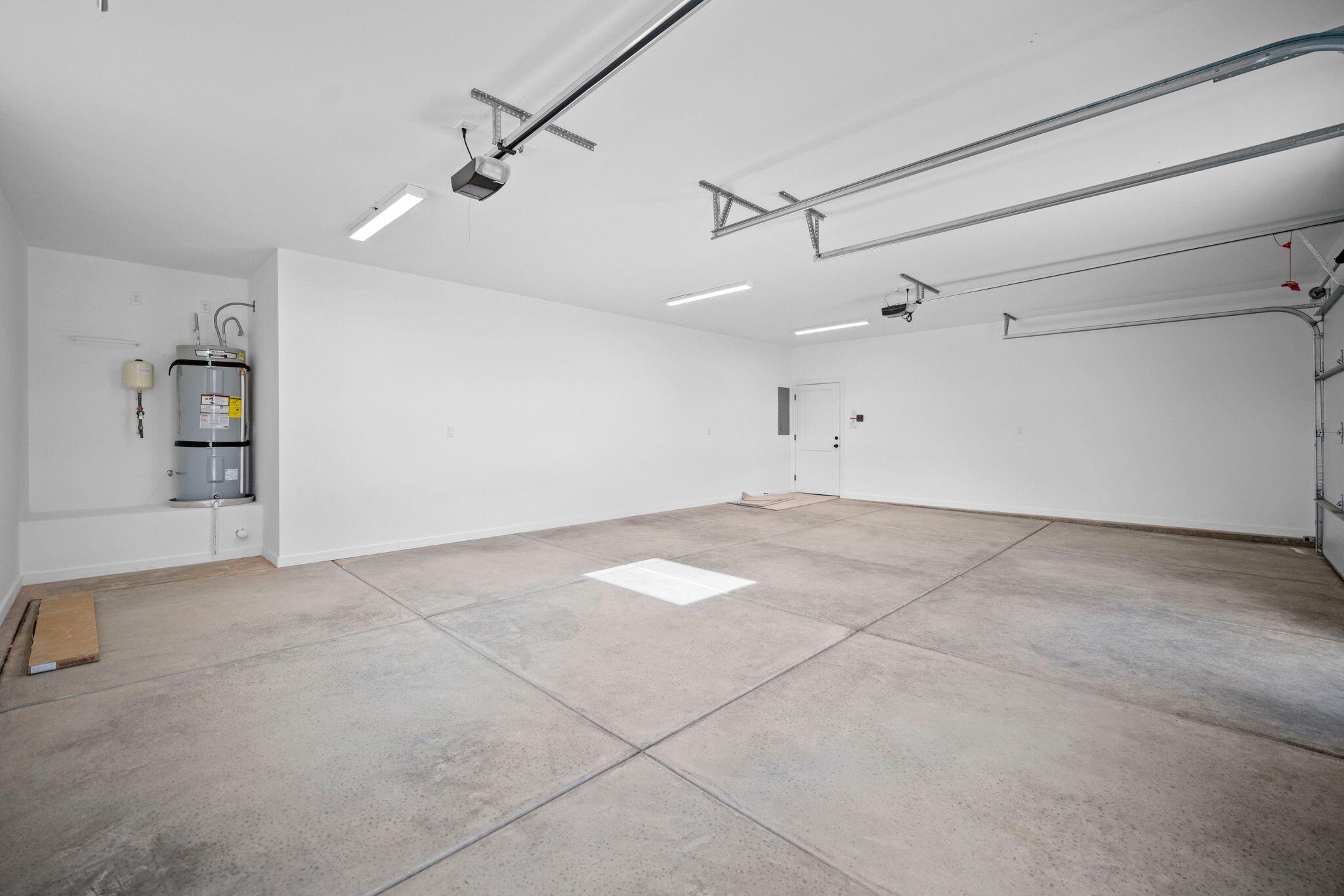 DESERT FLOWER - Residential