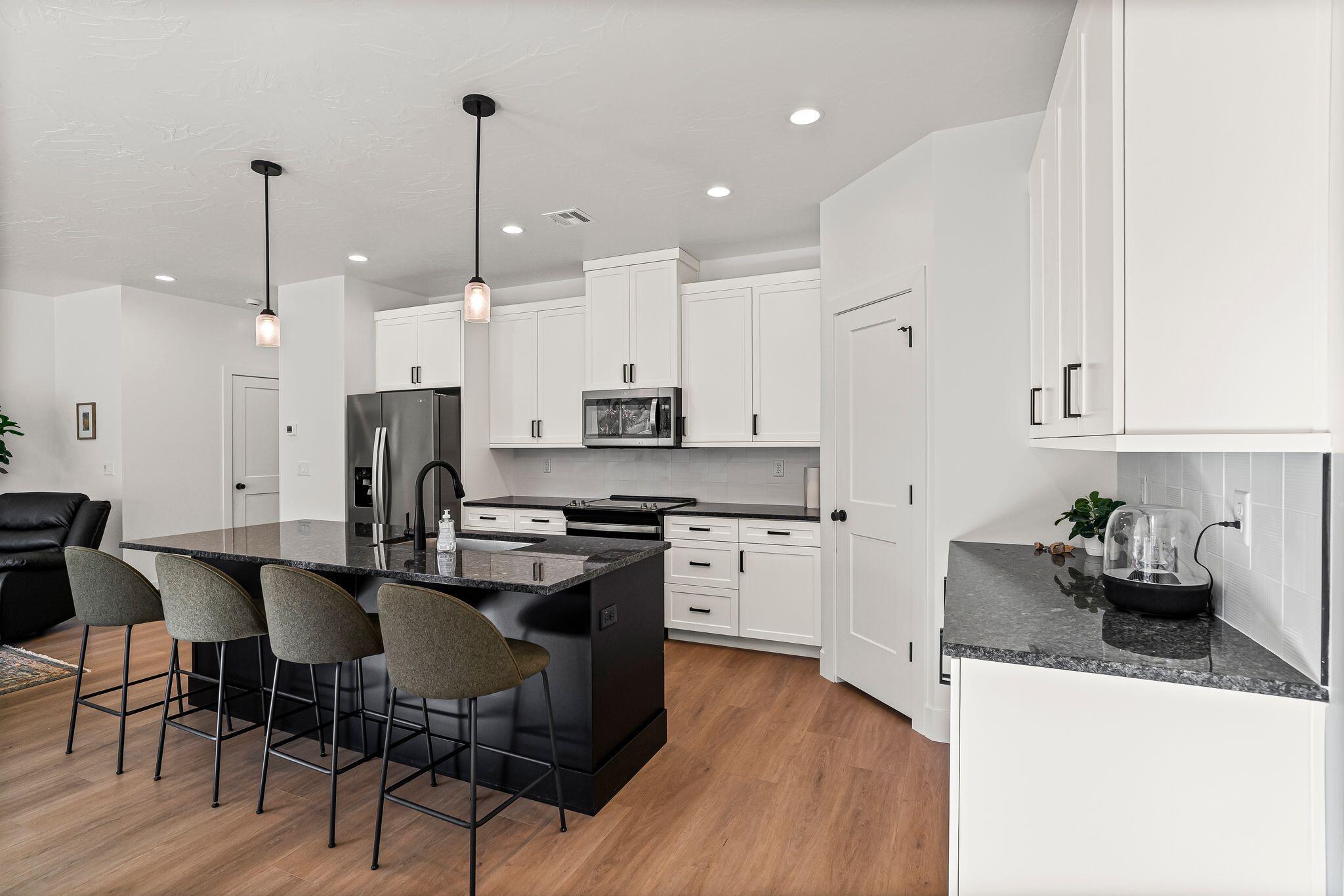 DESERT FLOWER - Residential