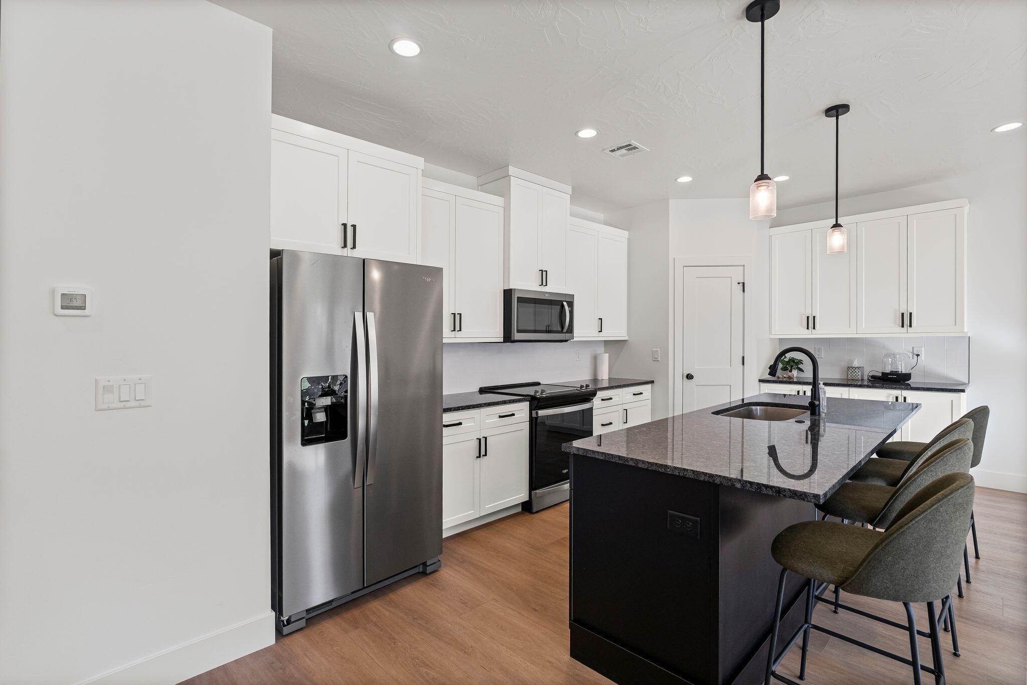 DESERT FLOWER - Residential