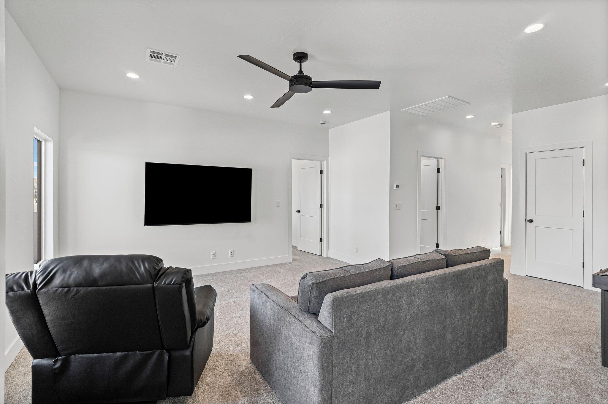 DESERT FLOWER - Residential