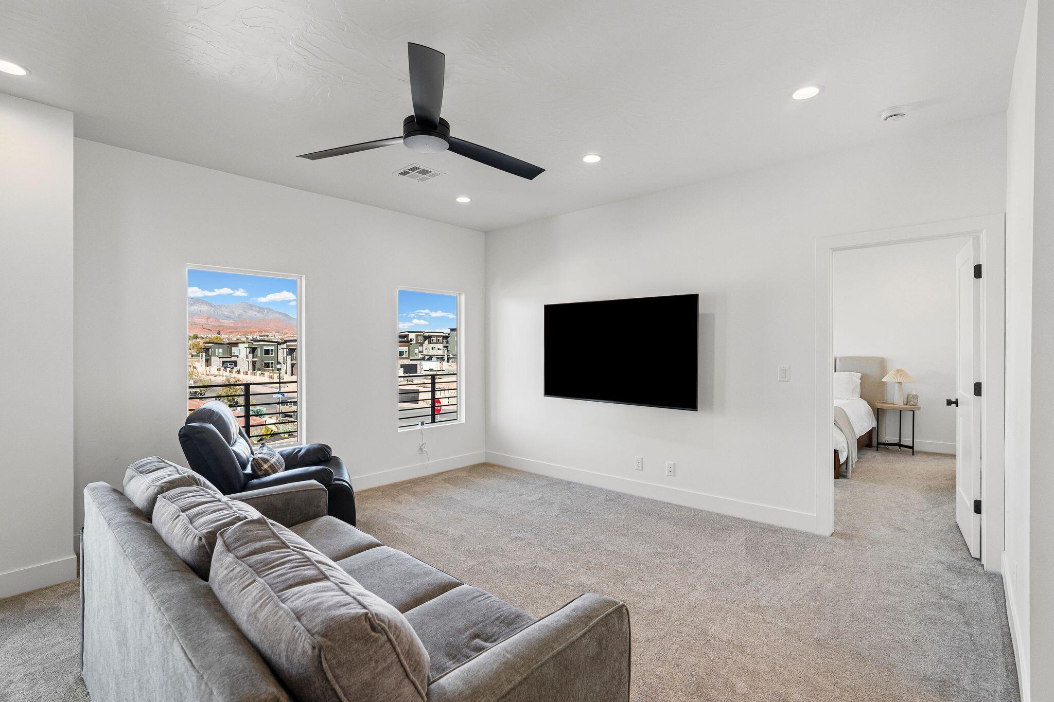 DESERT FLOWER - Residential