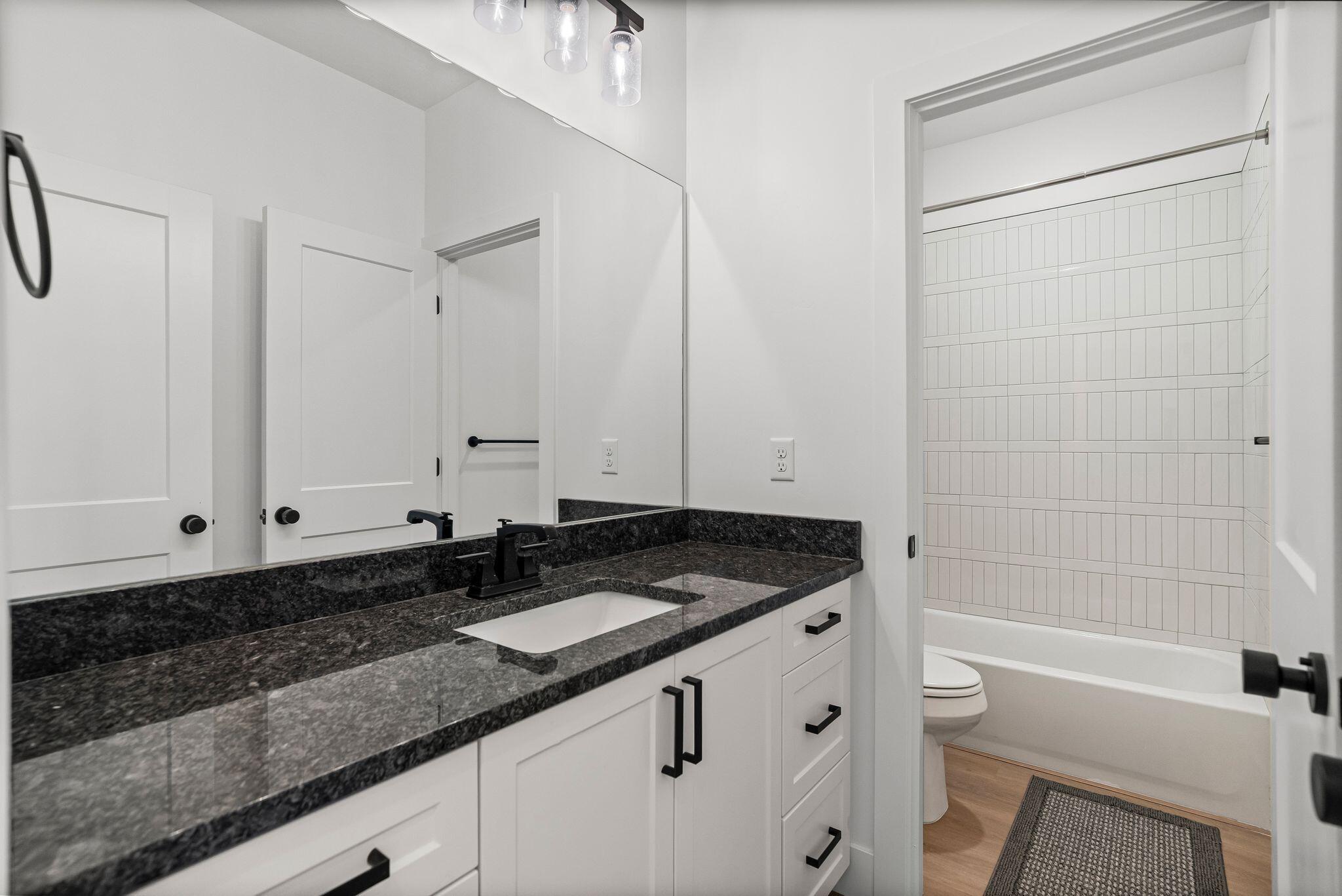 DESERT FLOWER - Residential