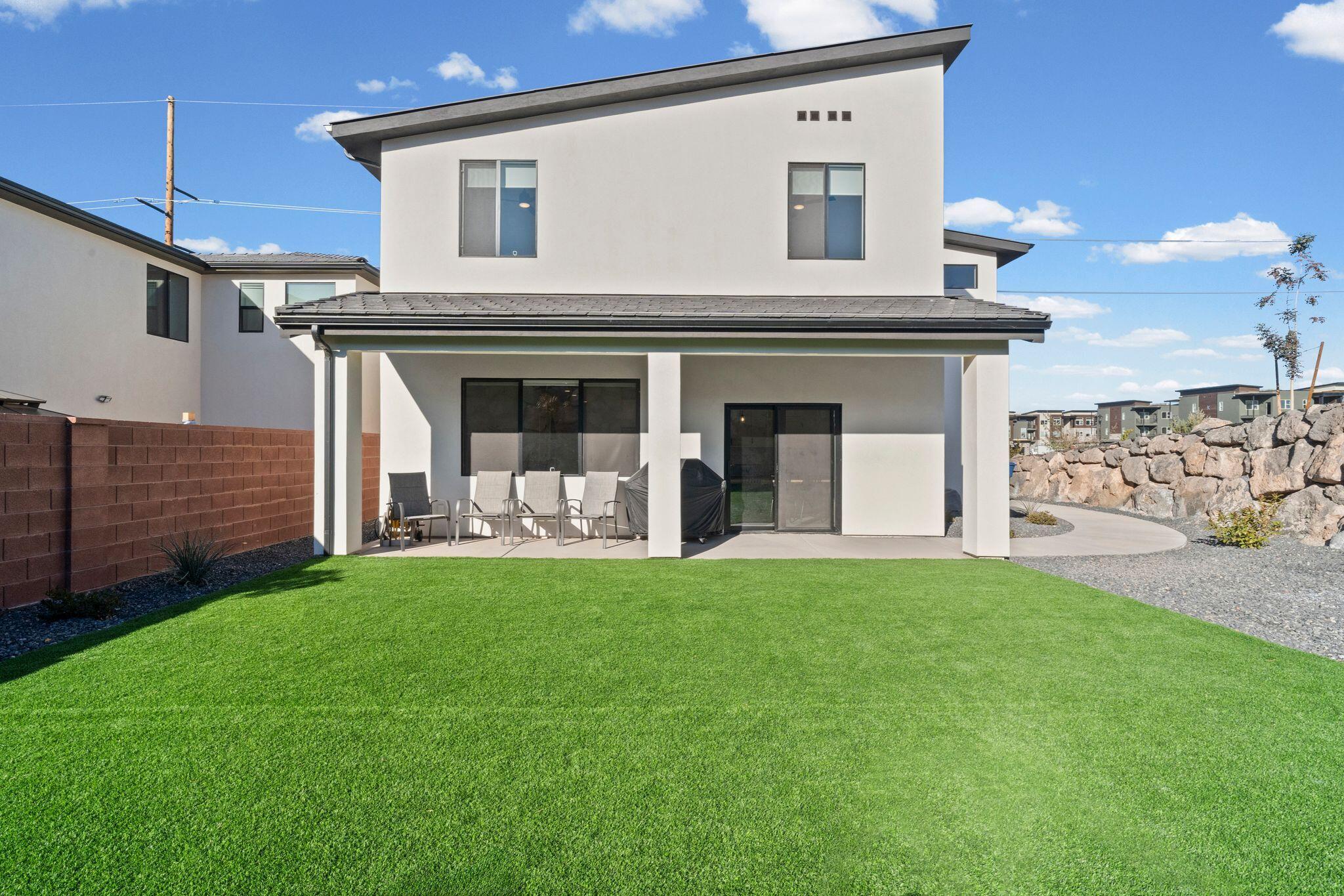 DESERT FLOWER - Residential