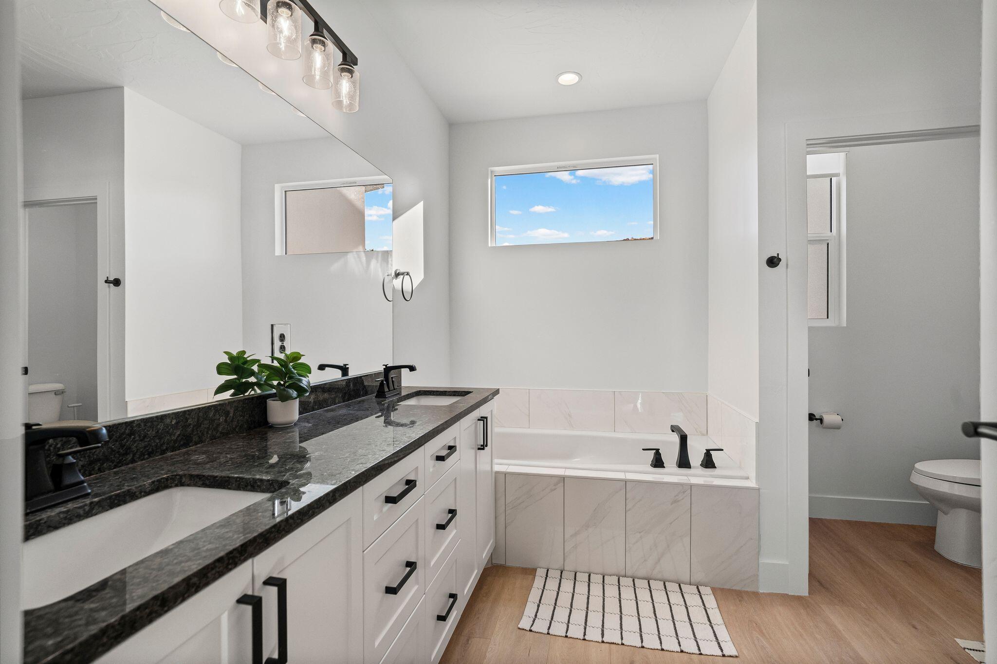 DESERT FLOWER - Residential