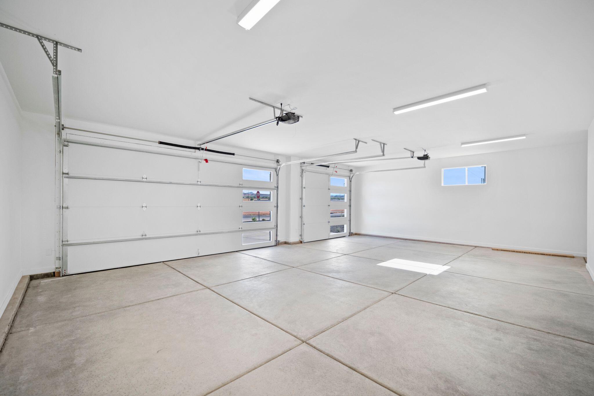 DESERT FLOWER - Residential