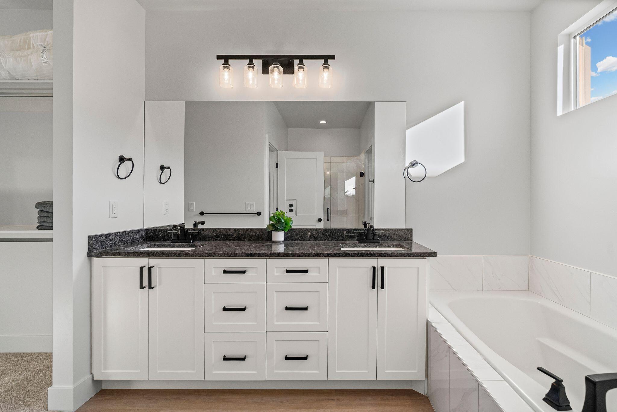 DESERT FLOWER - Residential