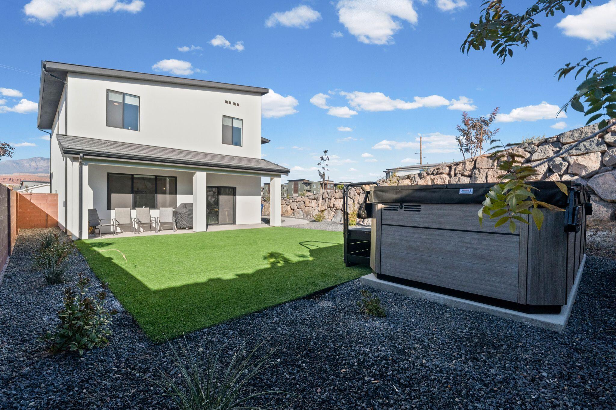 DESERT FLOWER - Residential