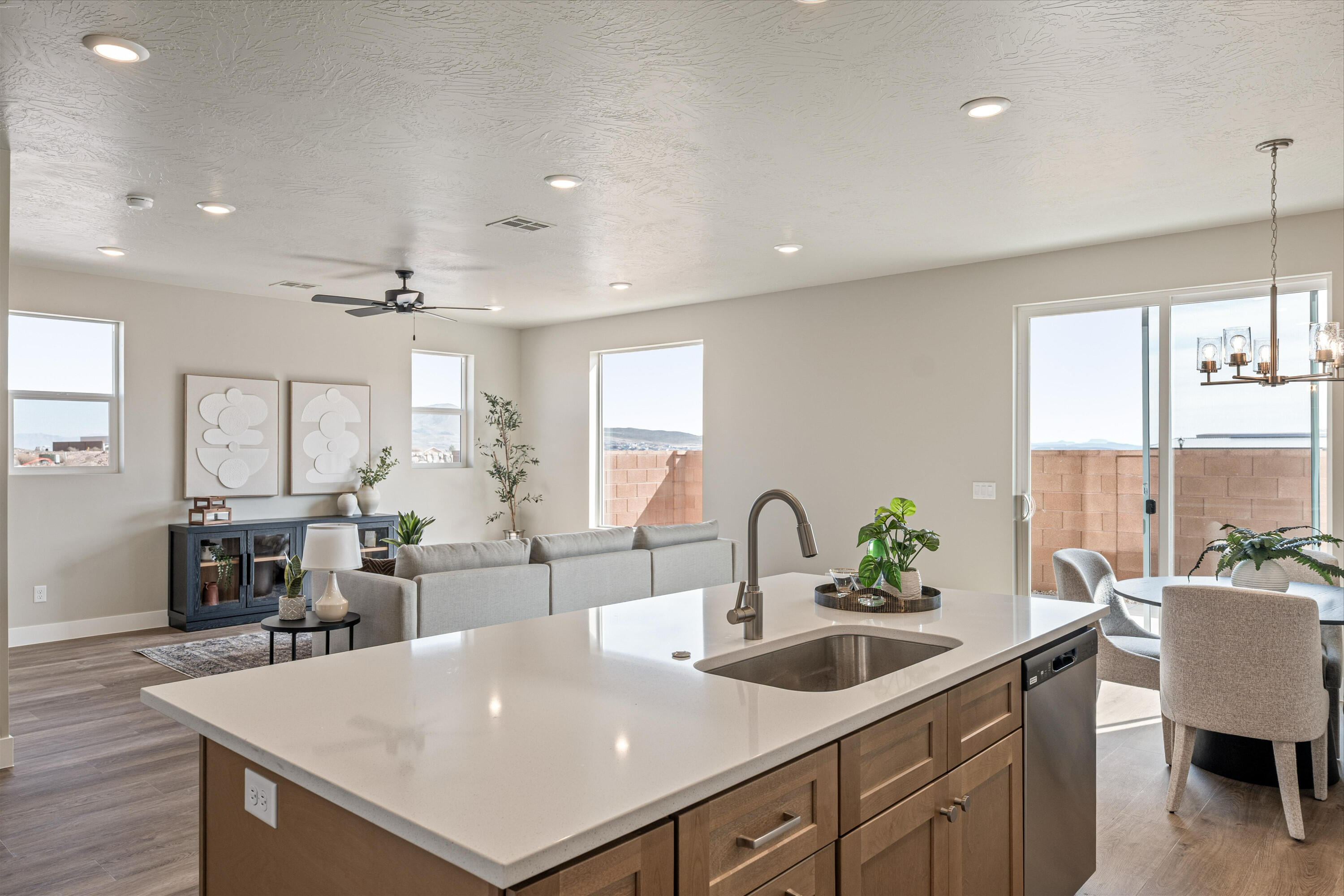 HURRICANE HEIGHTS TOWNHOMES - Residential