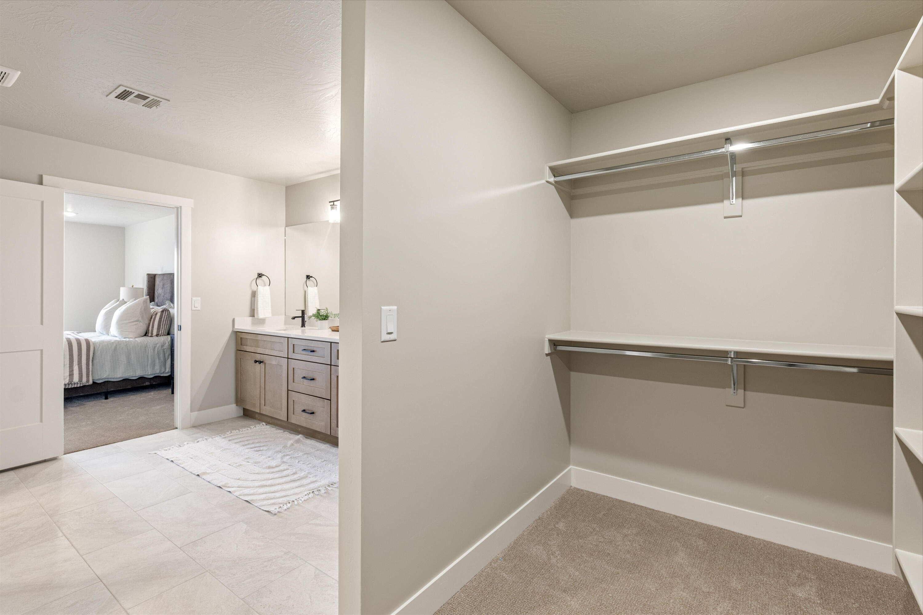 HURRICANE HEIGHTS TOWNHOMES - Residential