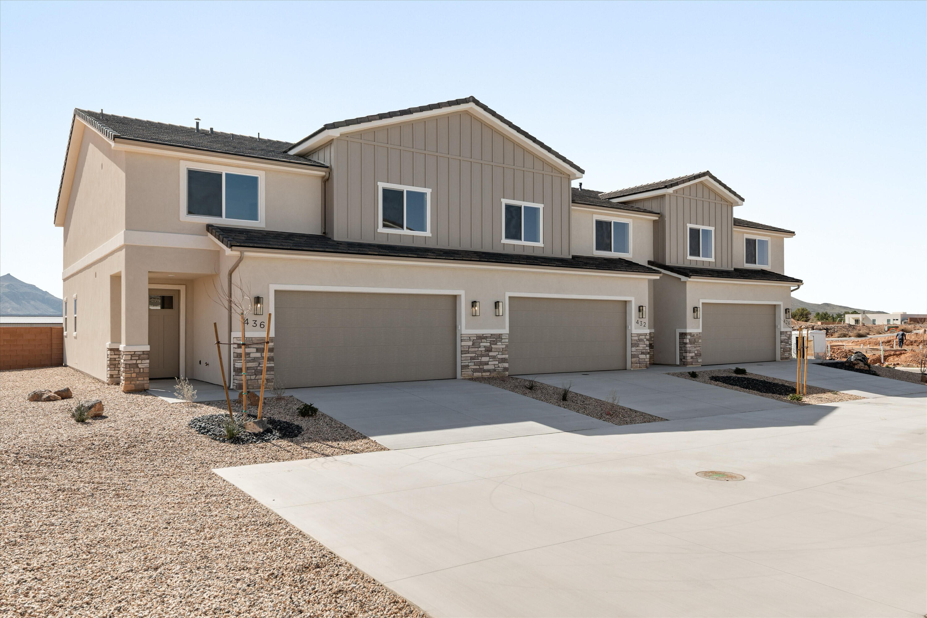 HURRICANE HEIGHTS TOWNHOMES - Residential