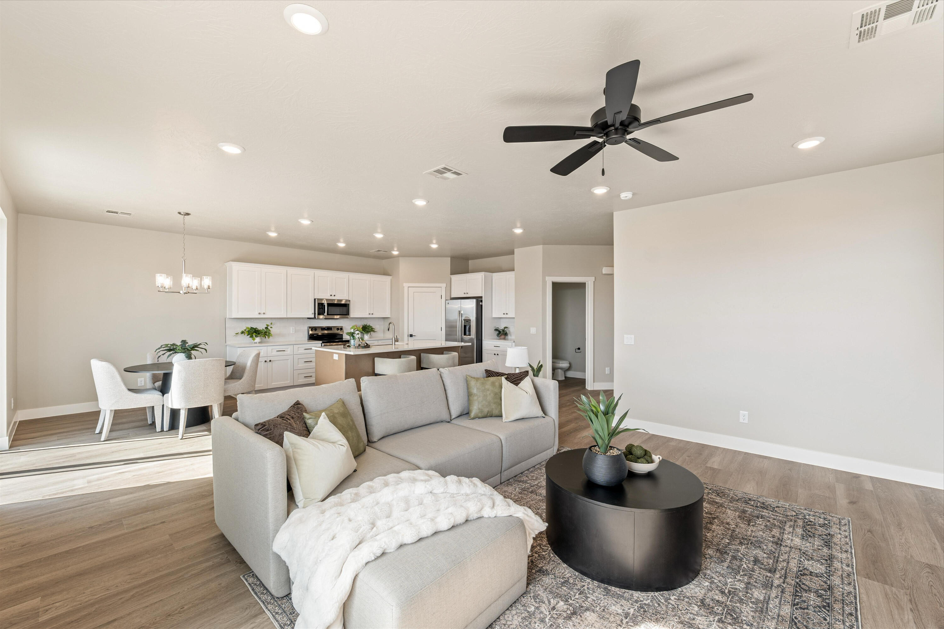 HURRICANE HEIGHTS TOWNHOMES - Residential