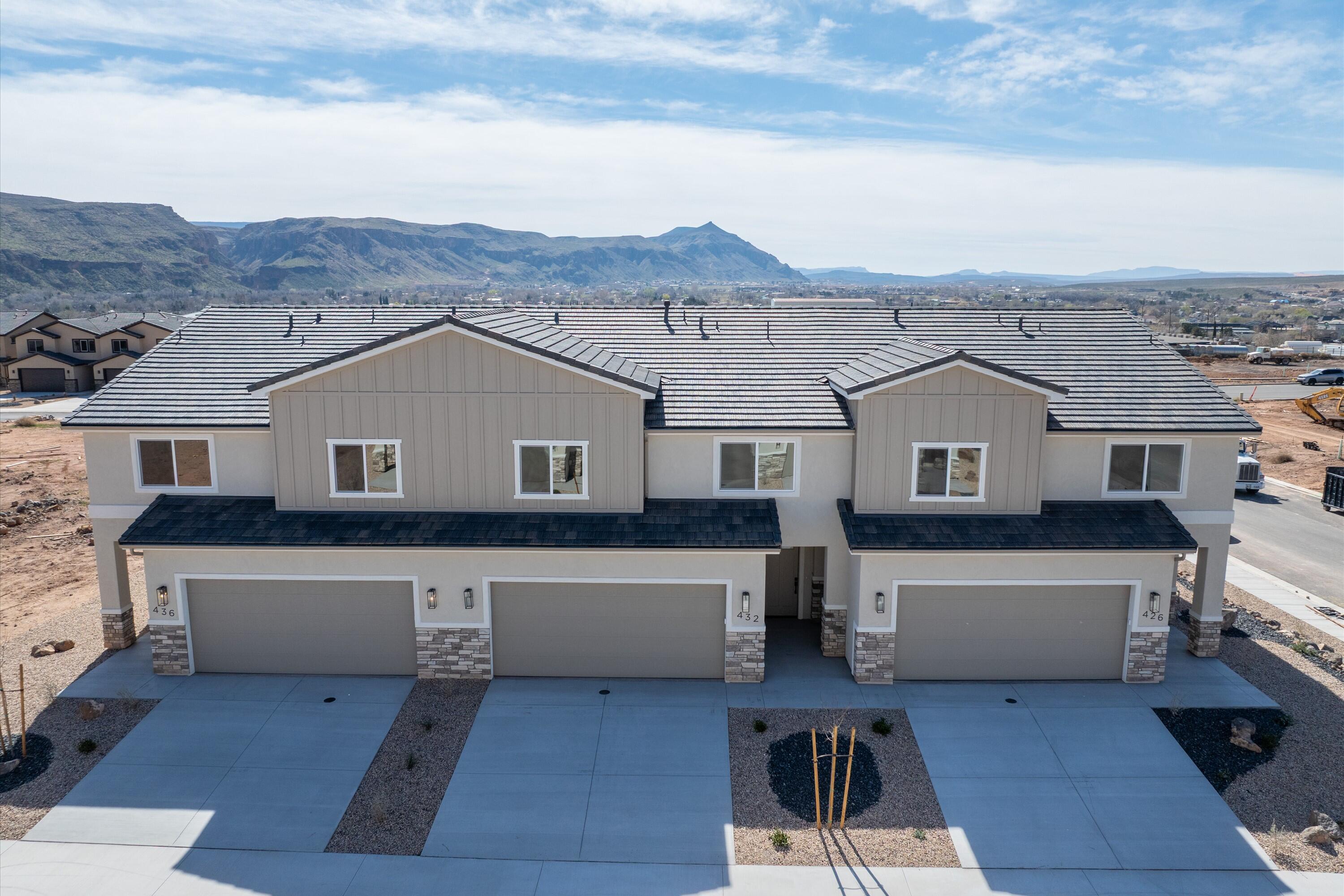 HURRICANE HEIGHTS TOWNHOMES - Residential