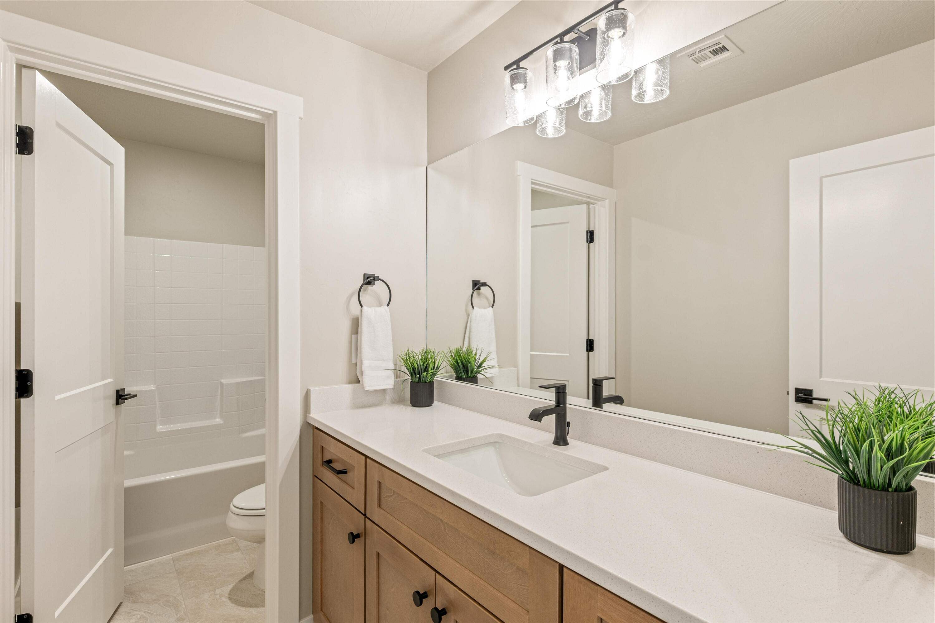 HURRICANE HEIGHTS TOWNHOMES - Residential