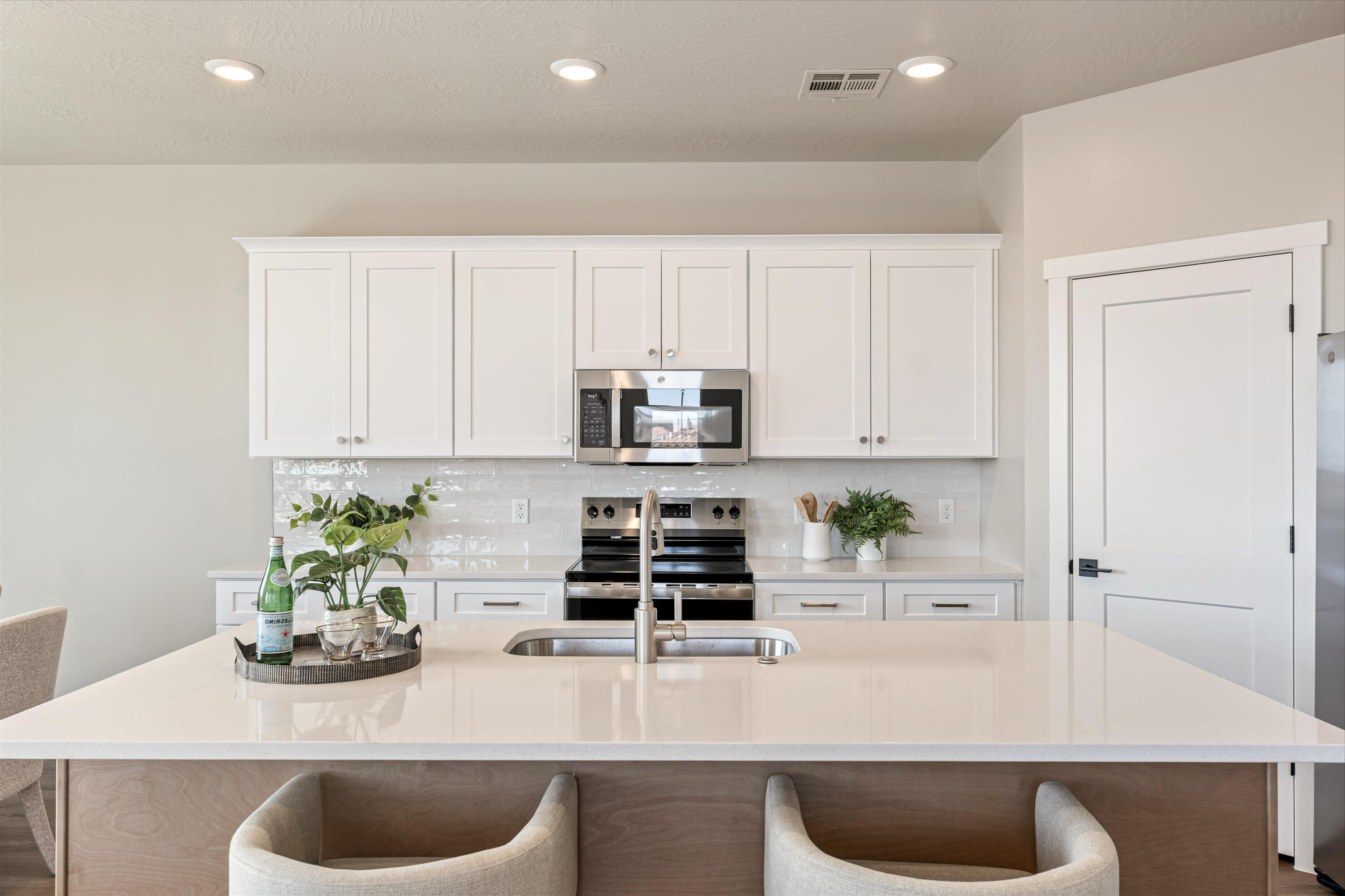 HURRICANE HEIGHTS TOWNHOMES - Residential